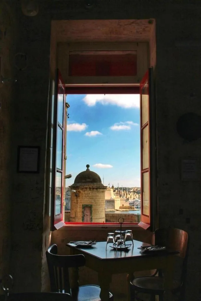 Dining area in Luciano Al Porto Boutique