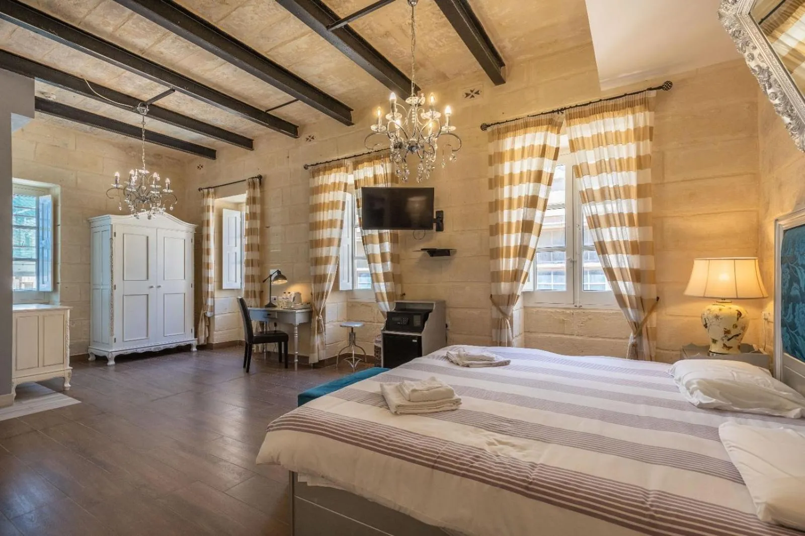 Bed in Luciano Al Porto Boutique