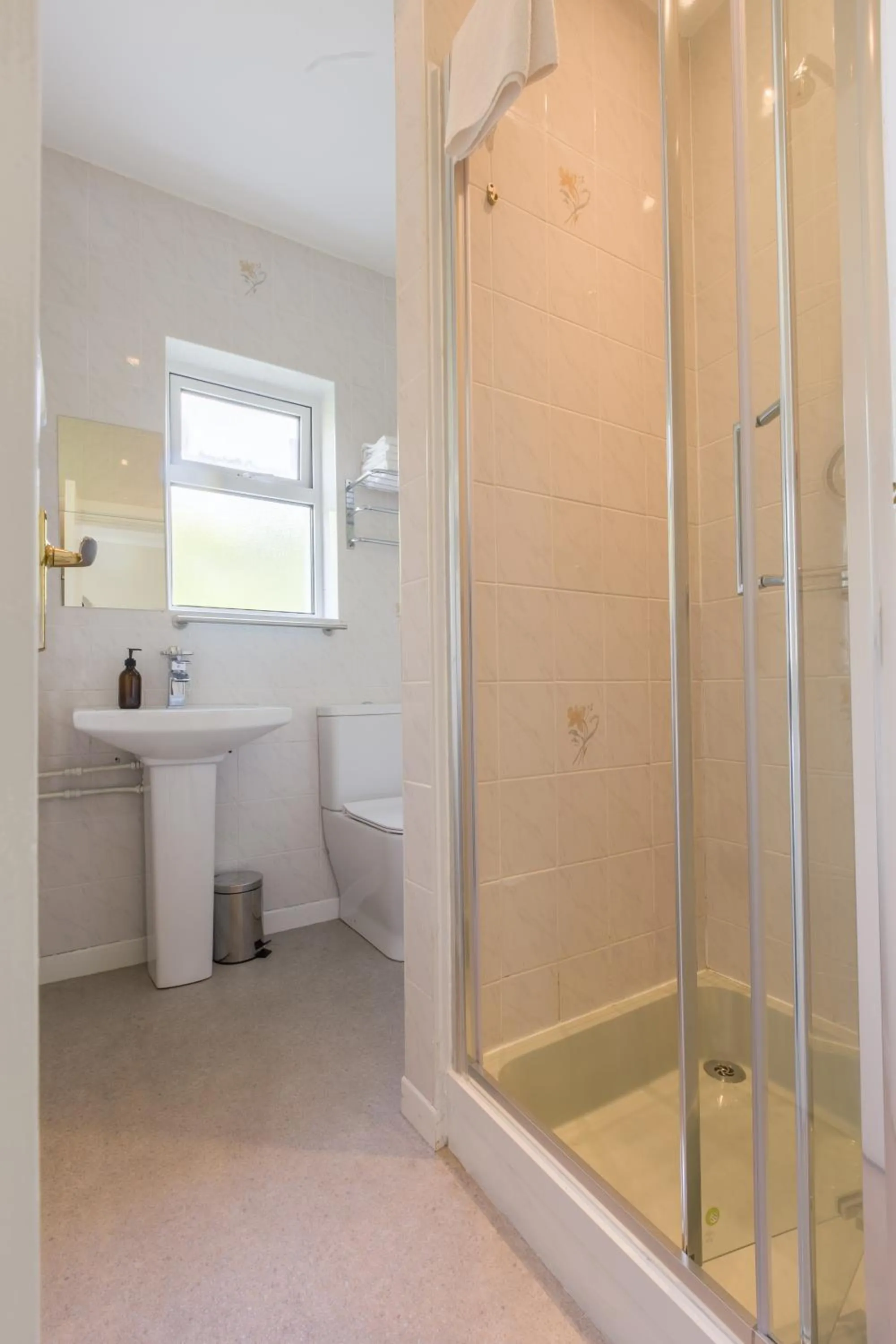 Shower in Lios Na Manach ECO B&B