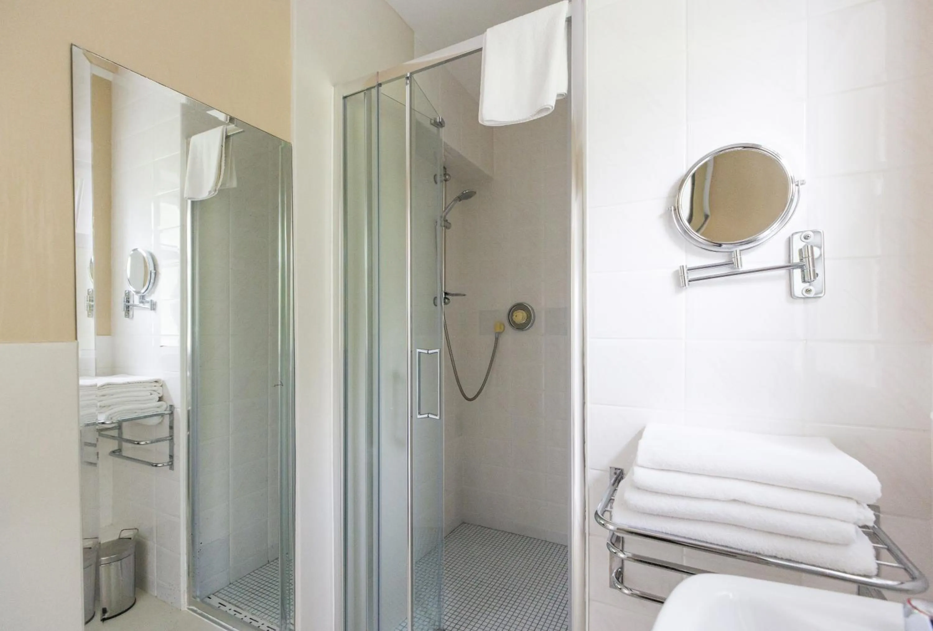 Shower in Lios Na Manach ECO B&B