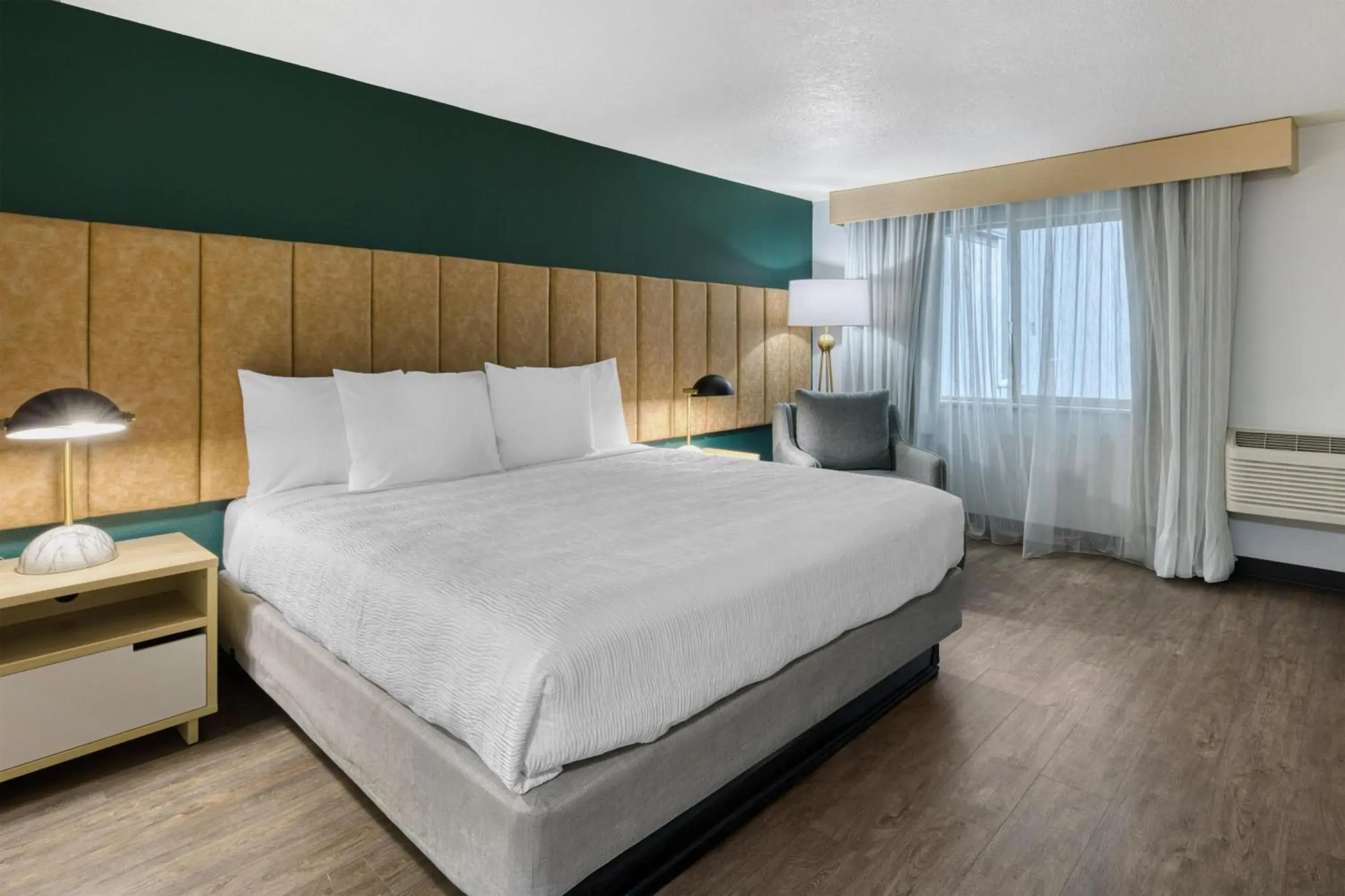 Bedroom, Bed in Best Western Portland West Beaverton Bedroom, Bed in Best Western Portland West Beaverton