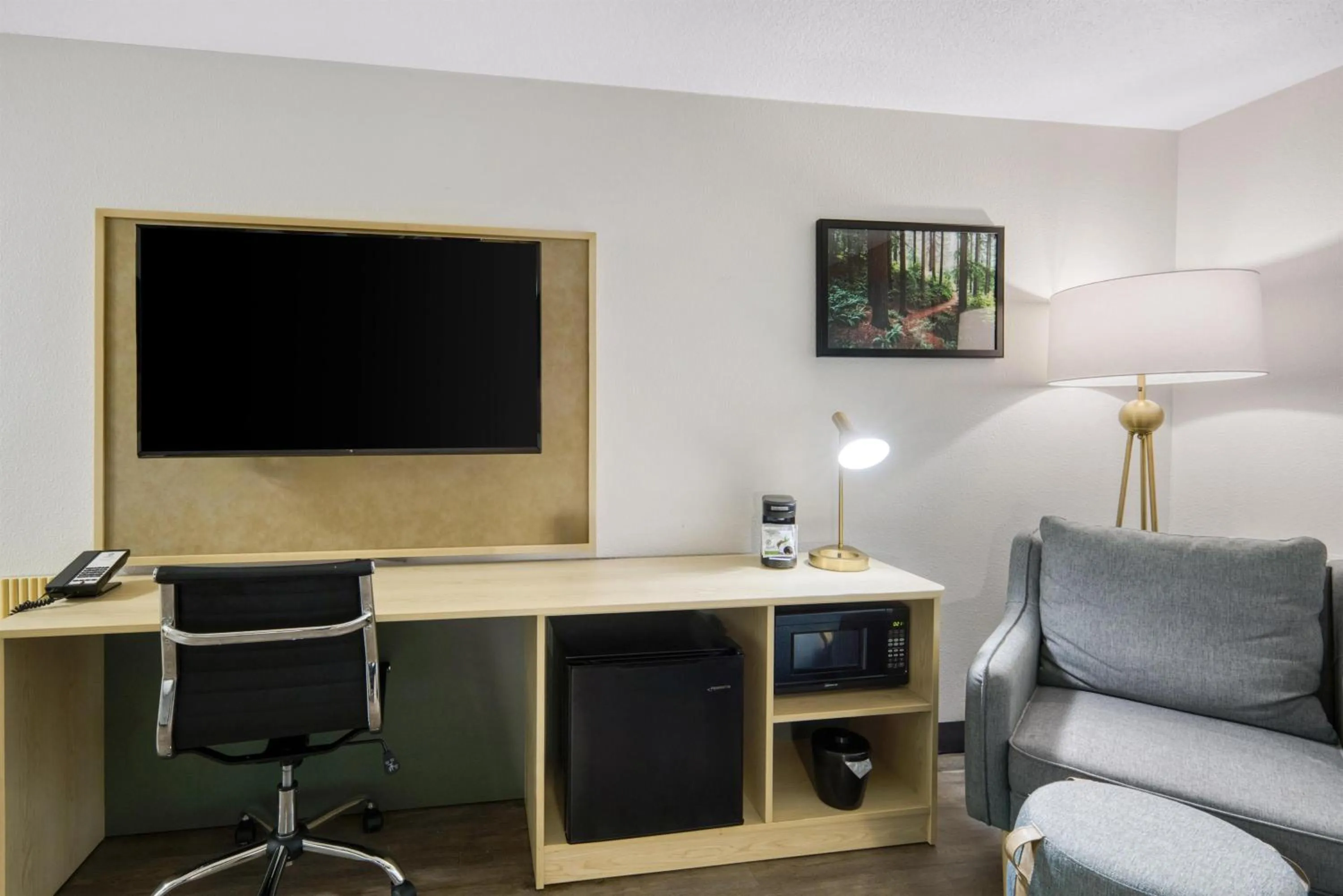 Bedroom in Best Western Portland West Beaverton