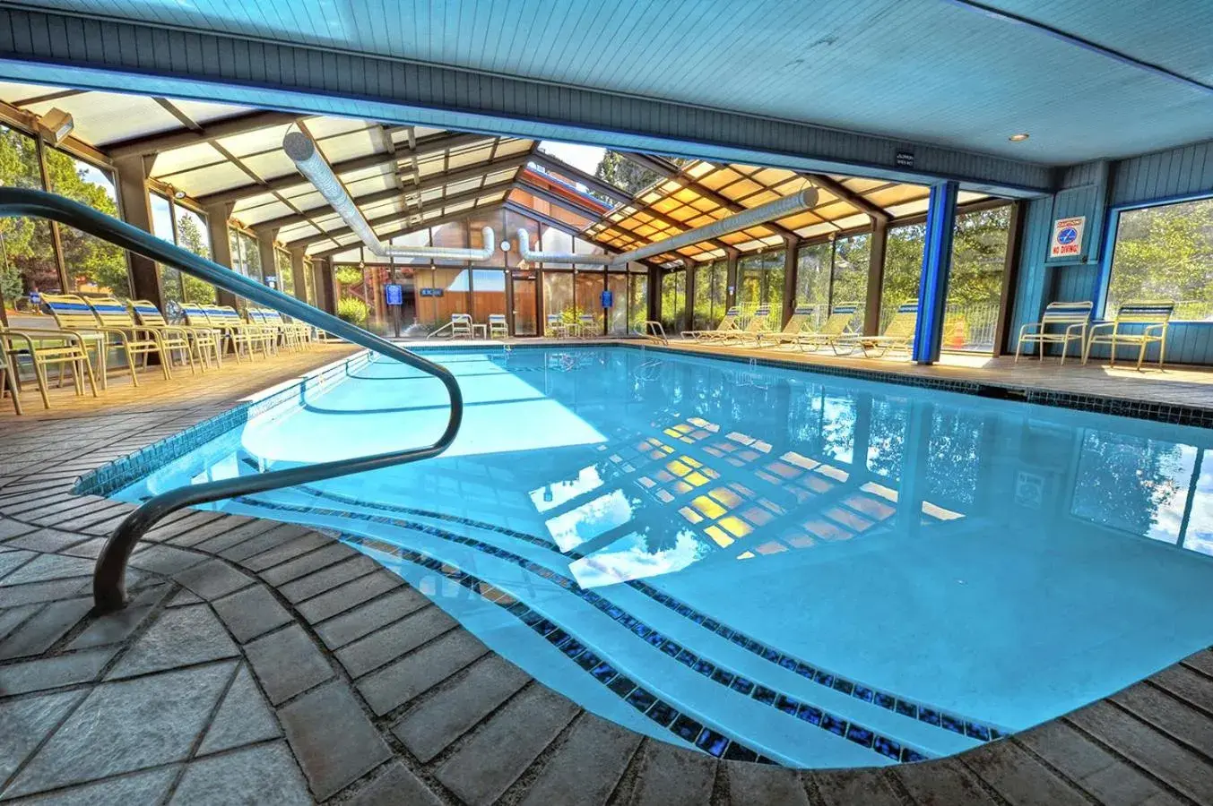 Spring, Swimming Pool in Shilo Inn Suites Hotel - Bend