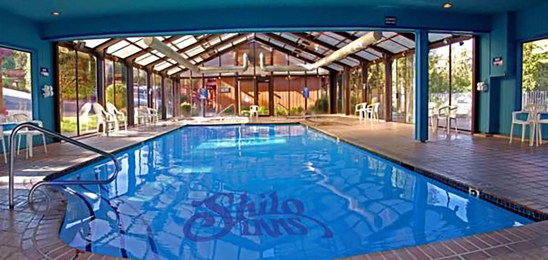 Spring, Swimming Pool in Shilo Inn Suites Hotel - Bend