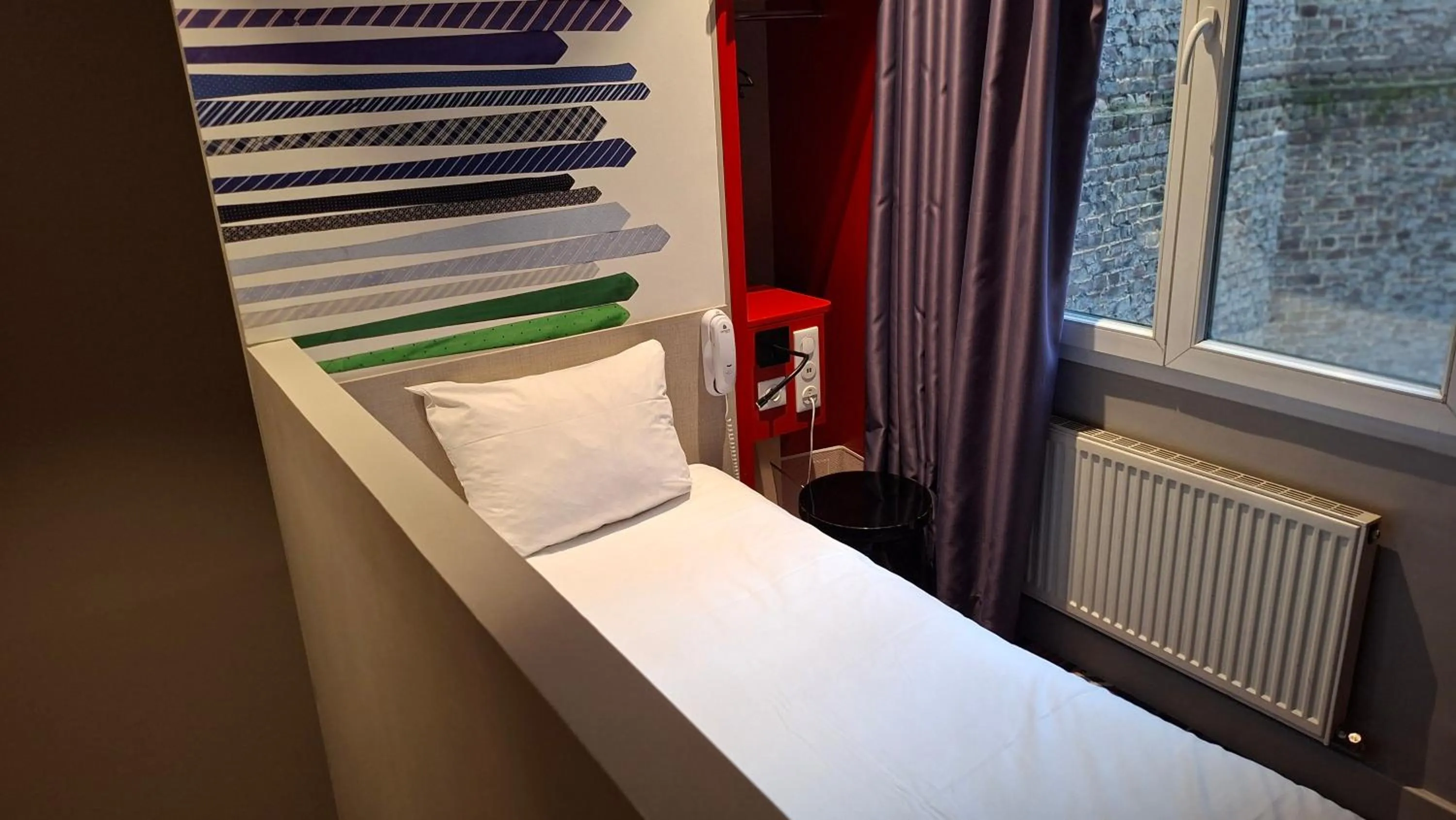 Photo of the whole room, Bed in ibis Styles Lille Centre Grand Place