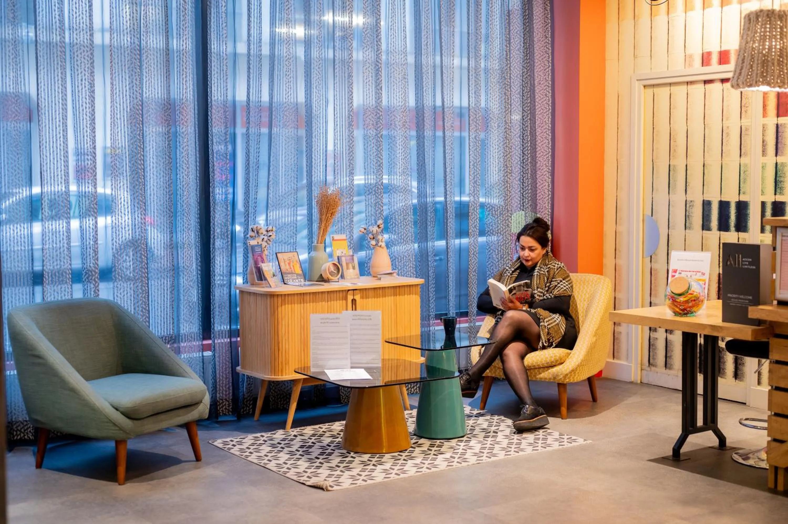 Lobby or reception in ibis Styles Lille Centre Grand Place