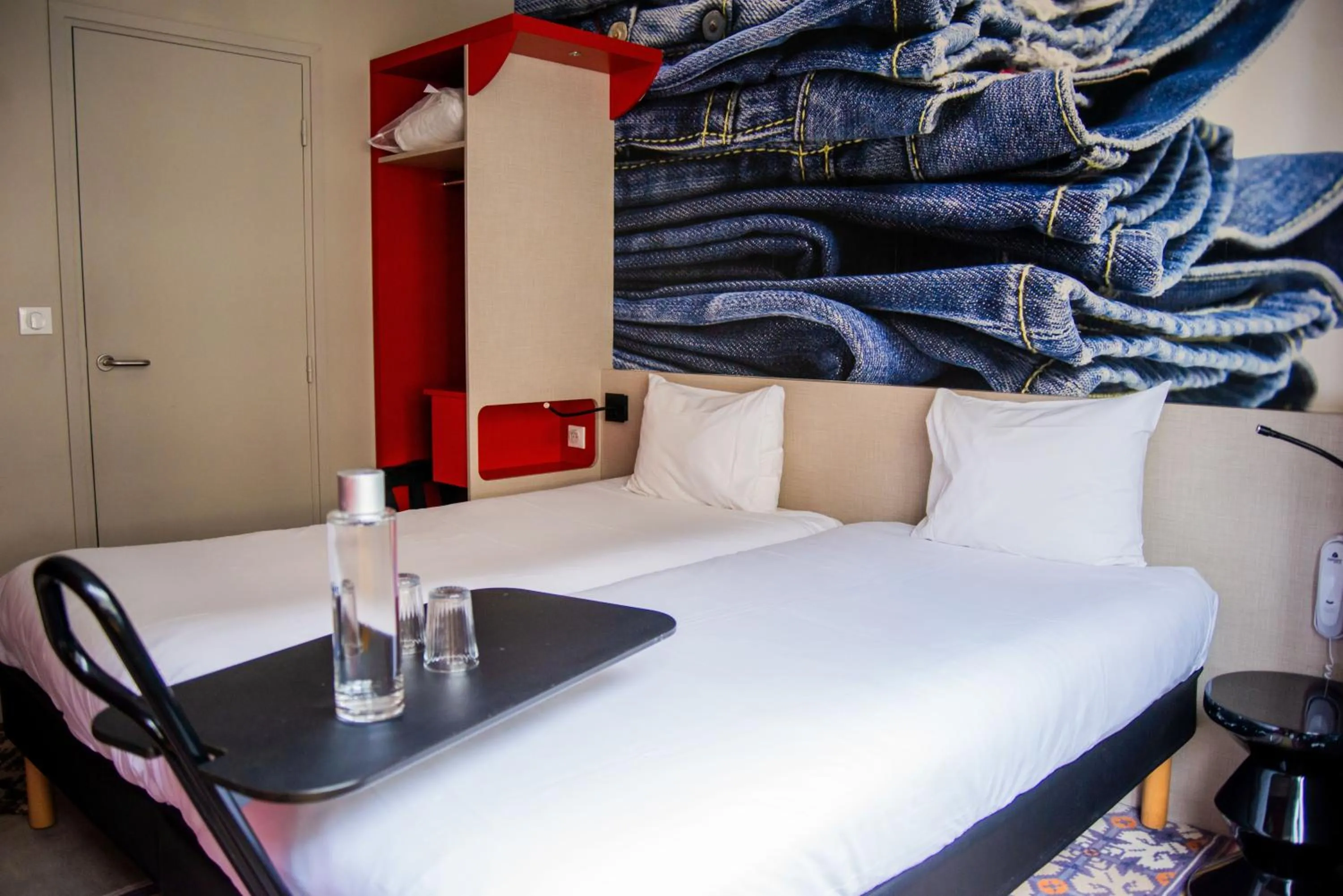 Bedroom, Bed in ibis Styles Lille Centre Grand Place