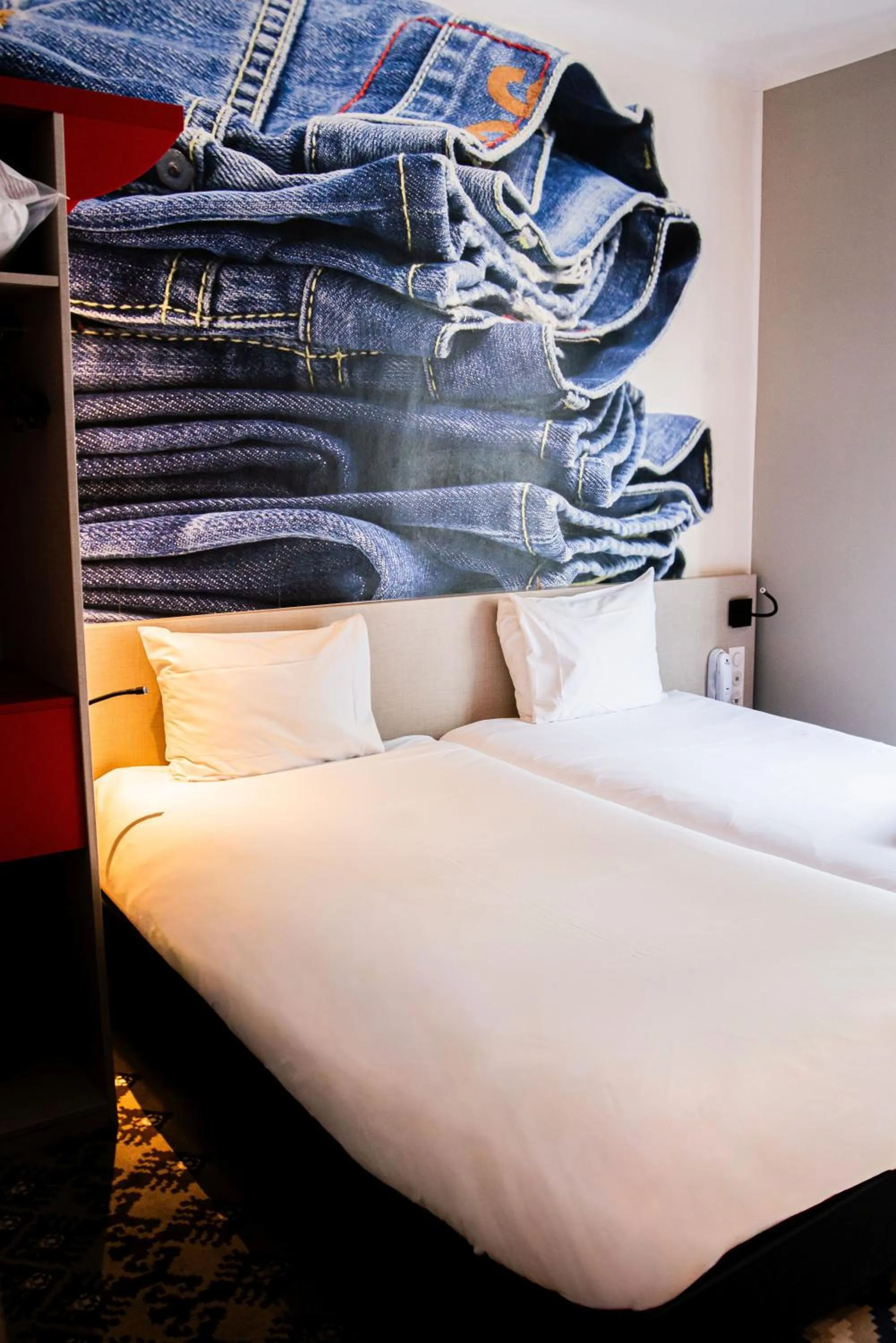 Bedroom, Bed in ibis Styles Lille Centre Grand Place
