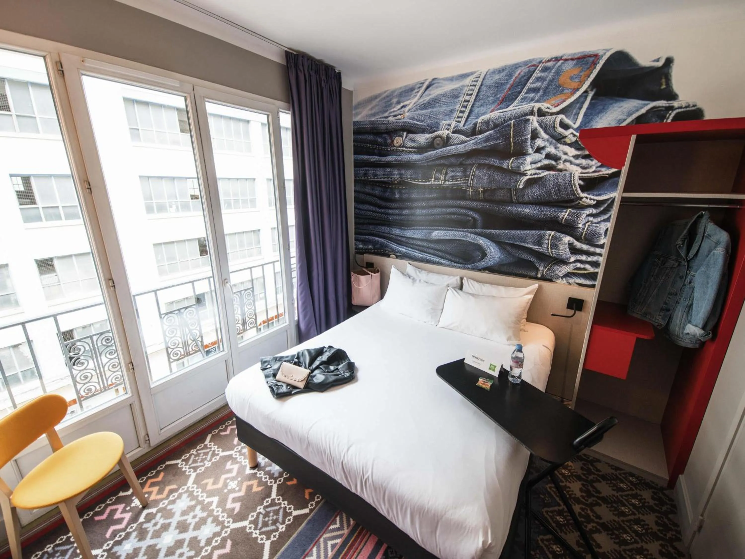 Bedroom, Bed in ibis Styles Lille Centre Grand Place