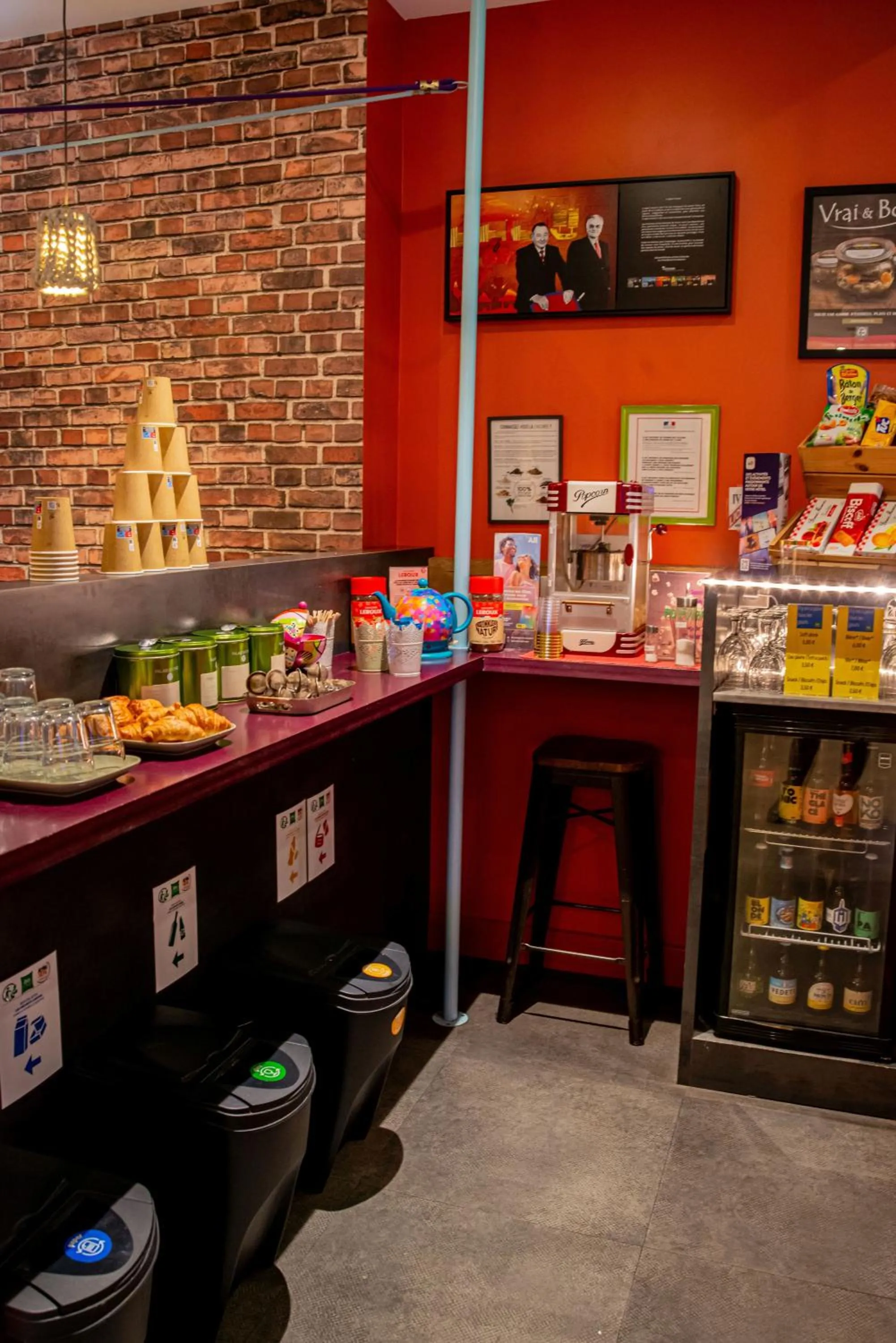 Lobby or reception in ibis Styles Lille Centre Grand Place