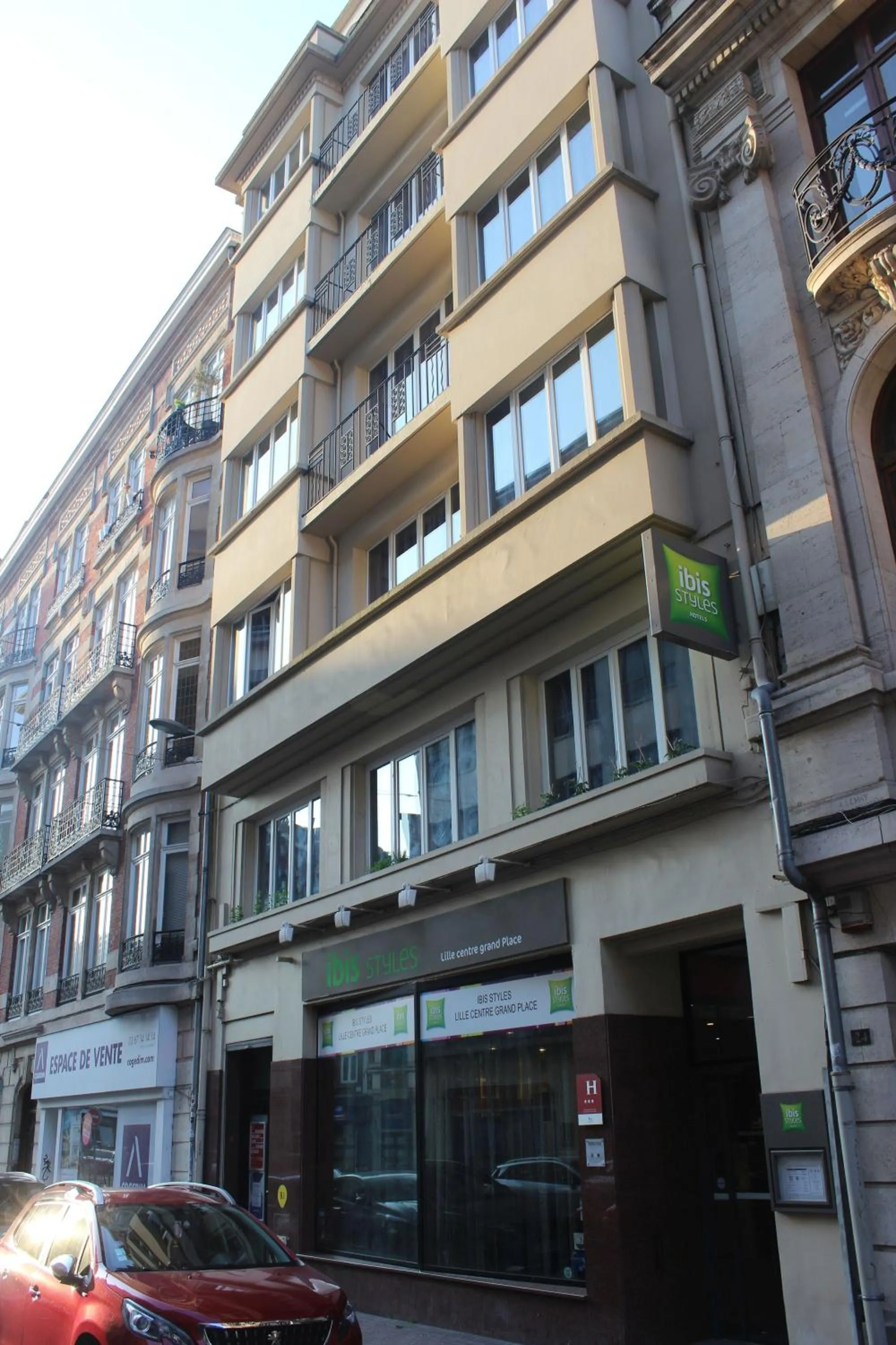 Facade/entrance in ibis Styles Lille Centre Grand Place
