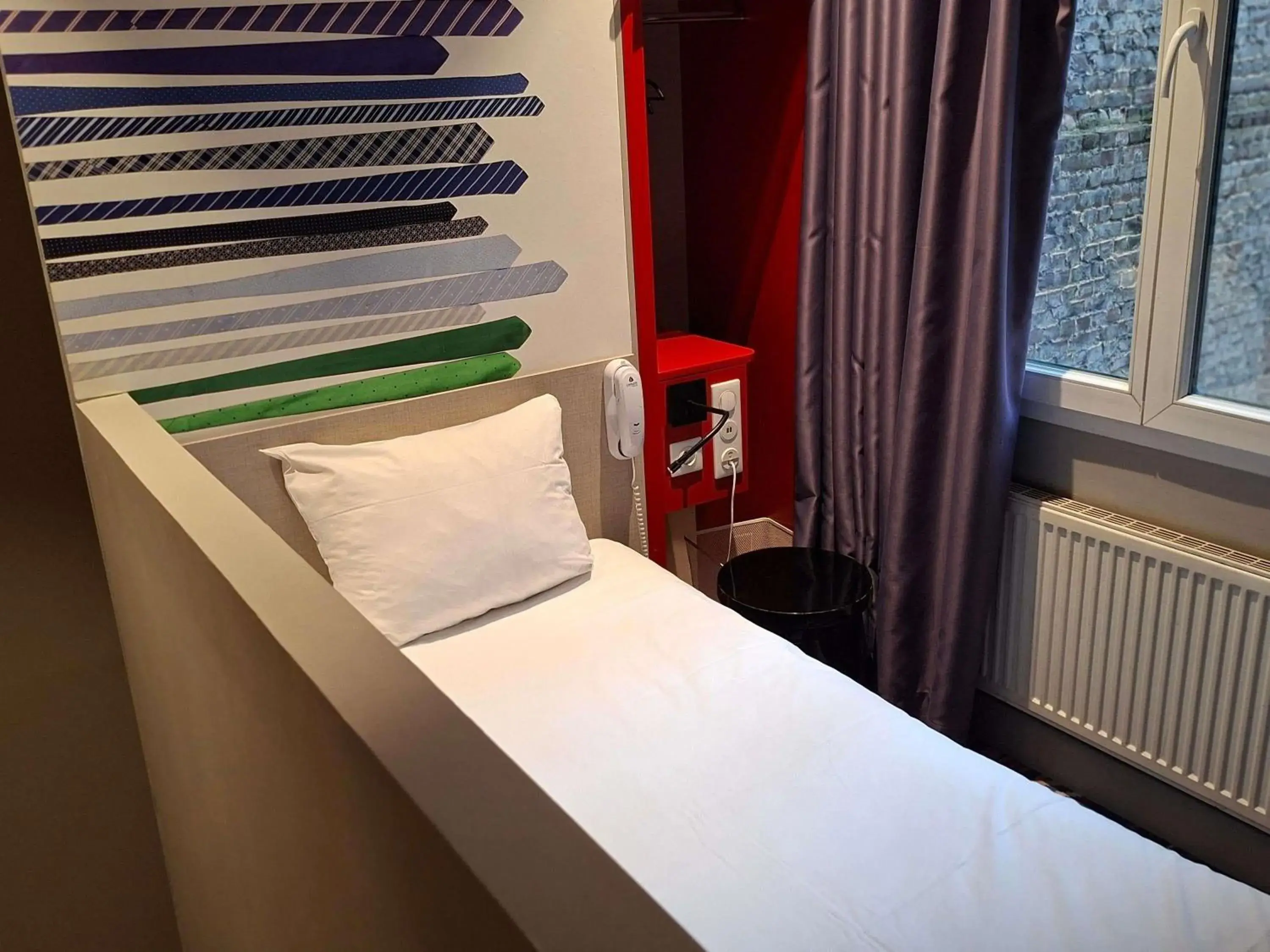 Bedroom, Bed in ibis Styles Lille Centre Grand Place Bedroom, Bed in ibis Styles Lille Centre Grand Place