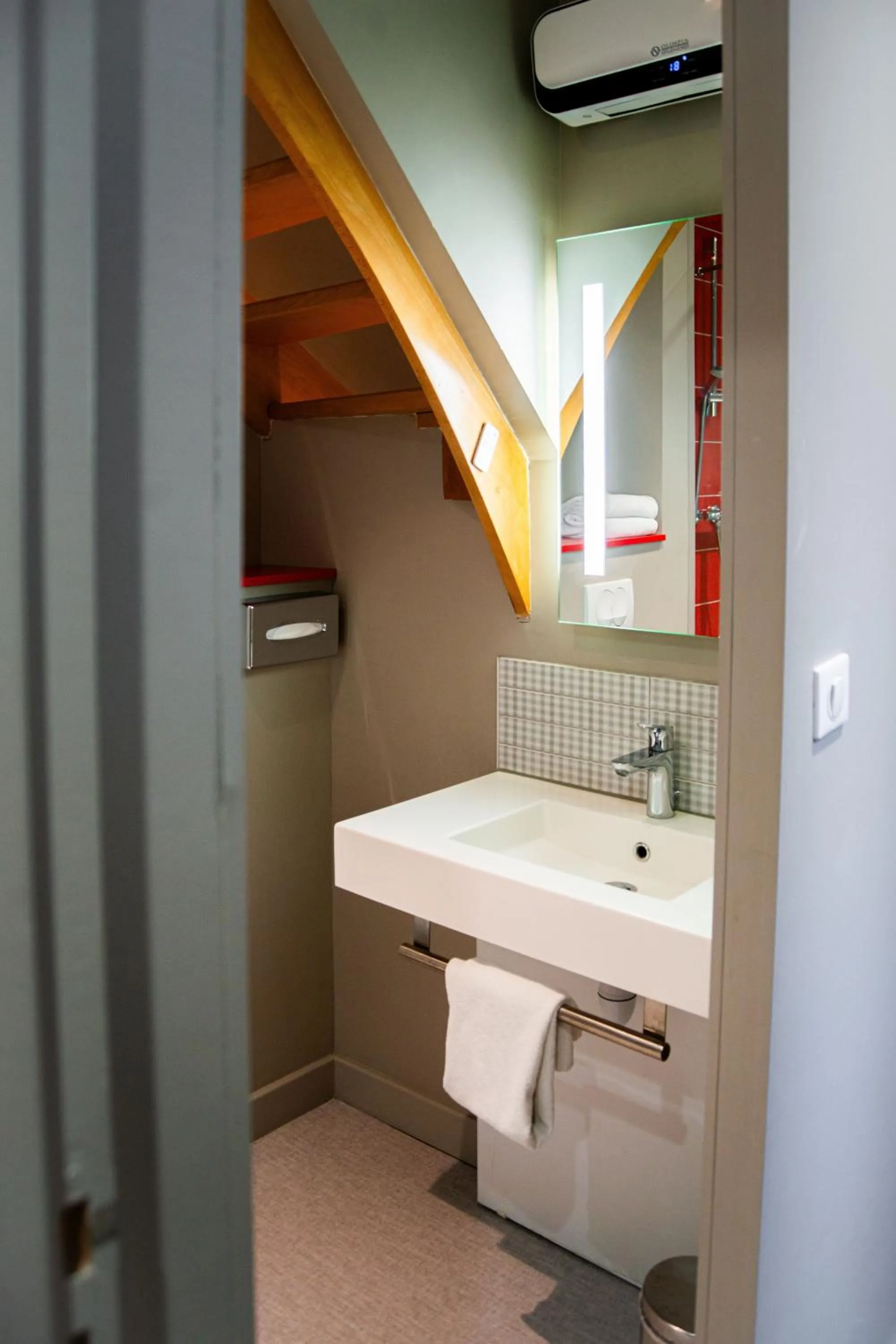 Bathroom in ibis Styles Lille Centre Grand Place