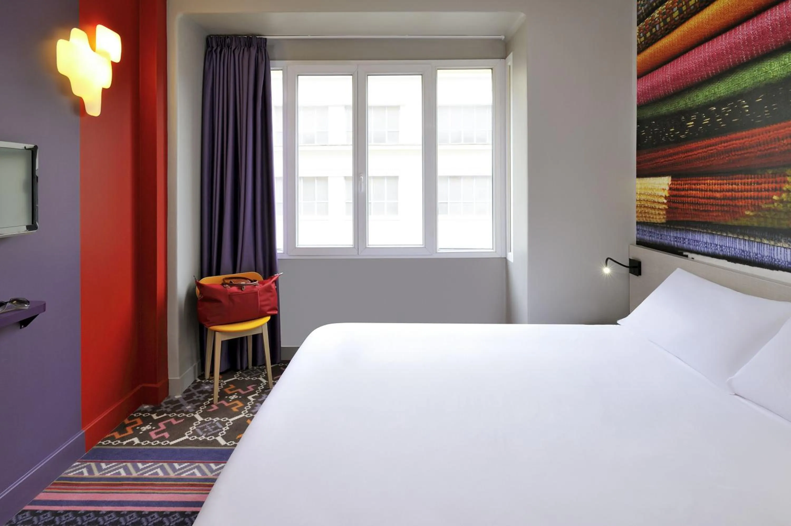 Bedroom, Bed in ibis Styles Lille Centre Grand Place