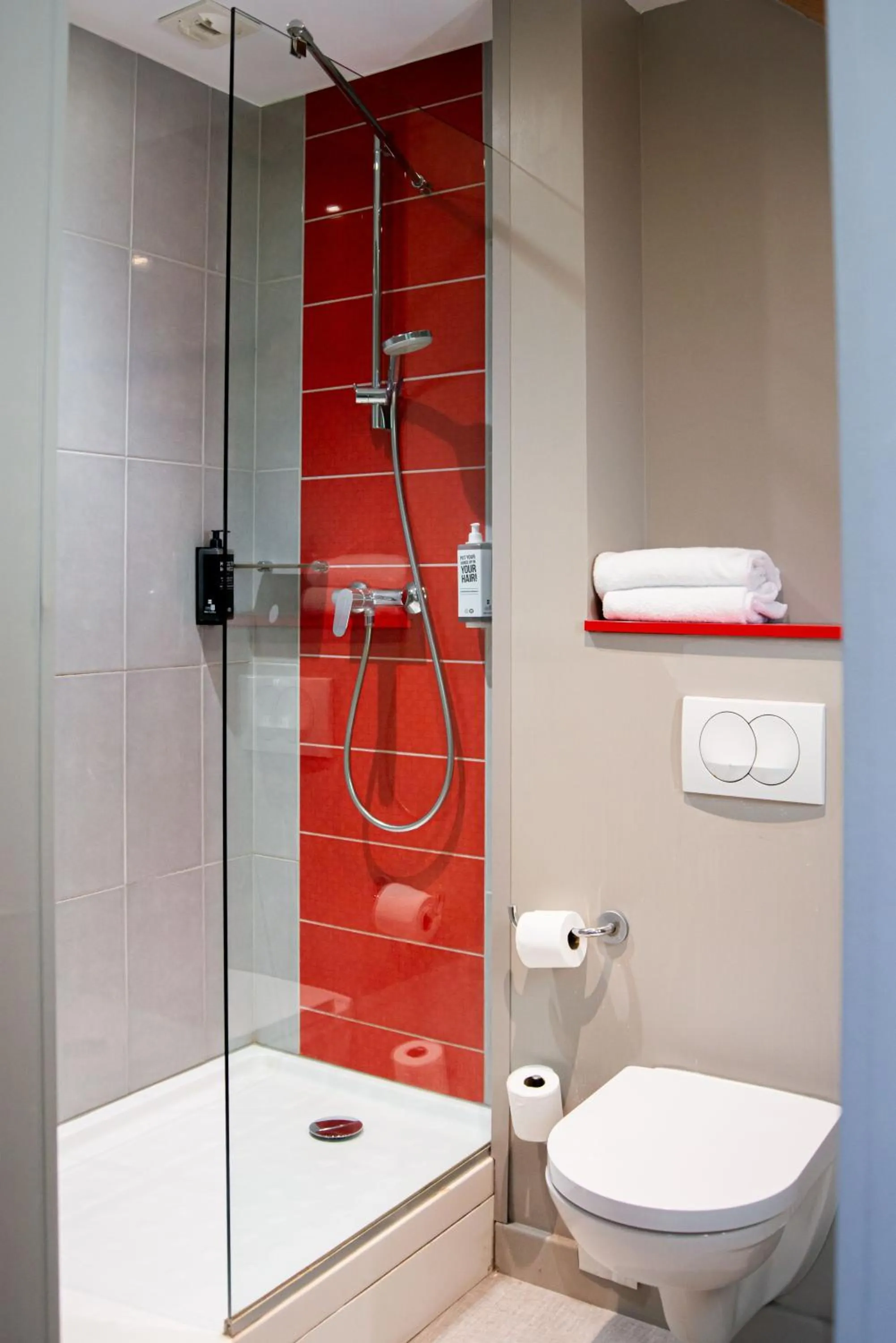 Bathroom in ibis Styles Lille Centre Grand Place