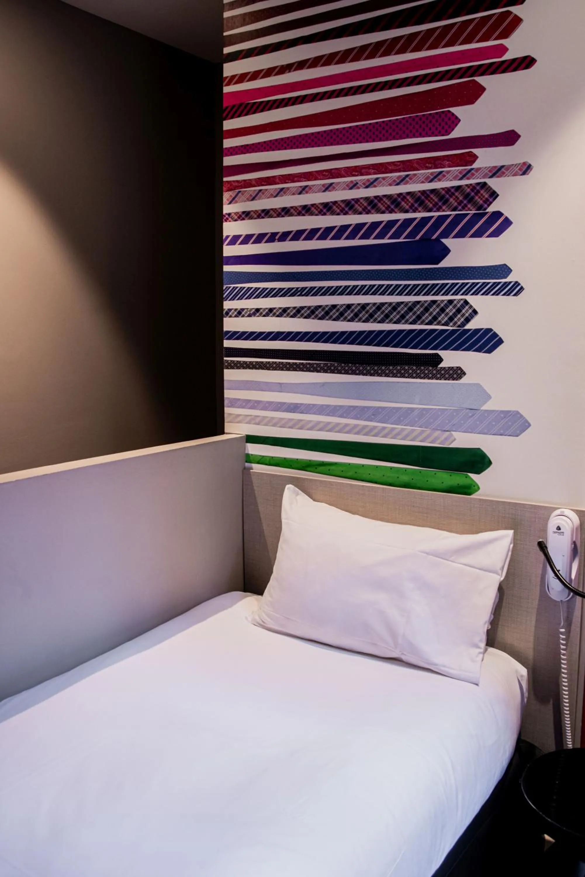 Bedroom, Bed in ibis Styles Lille Centre Grand Place