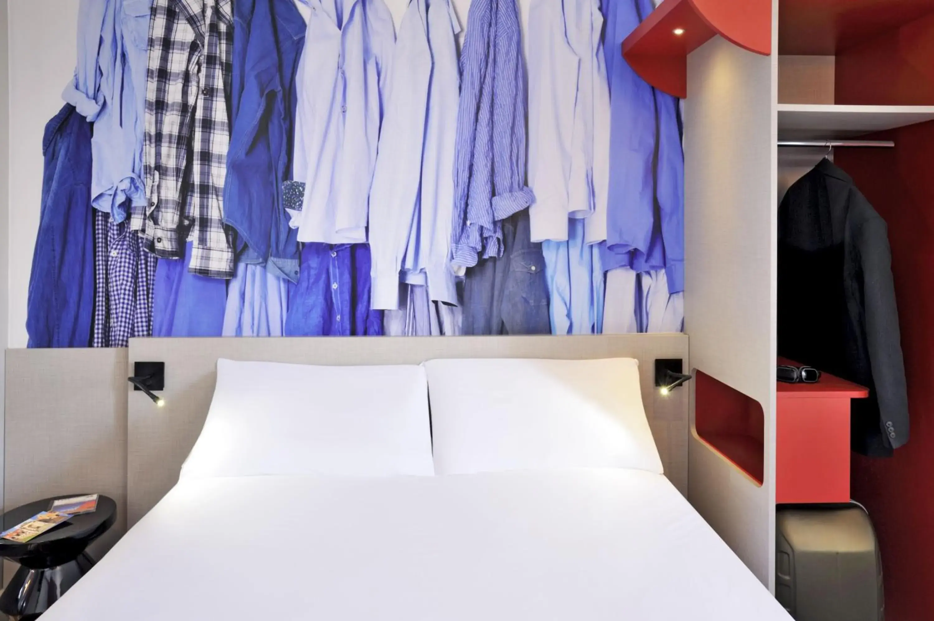 Bedroom, Bed in ibis Styles Lille Centre Grand Place Bedroom, Bed in ibis Styles Lille Centre Grand Place