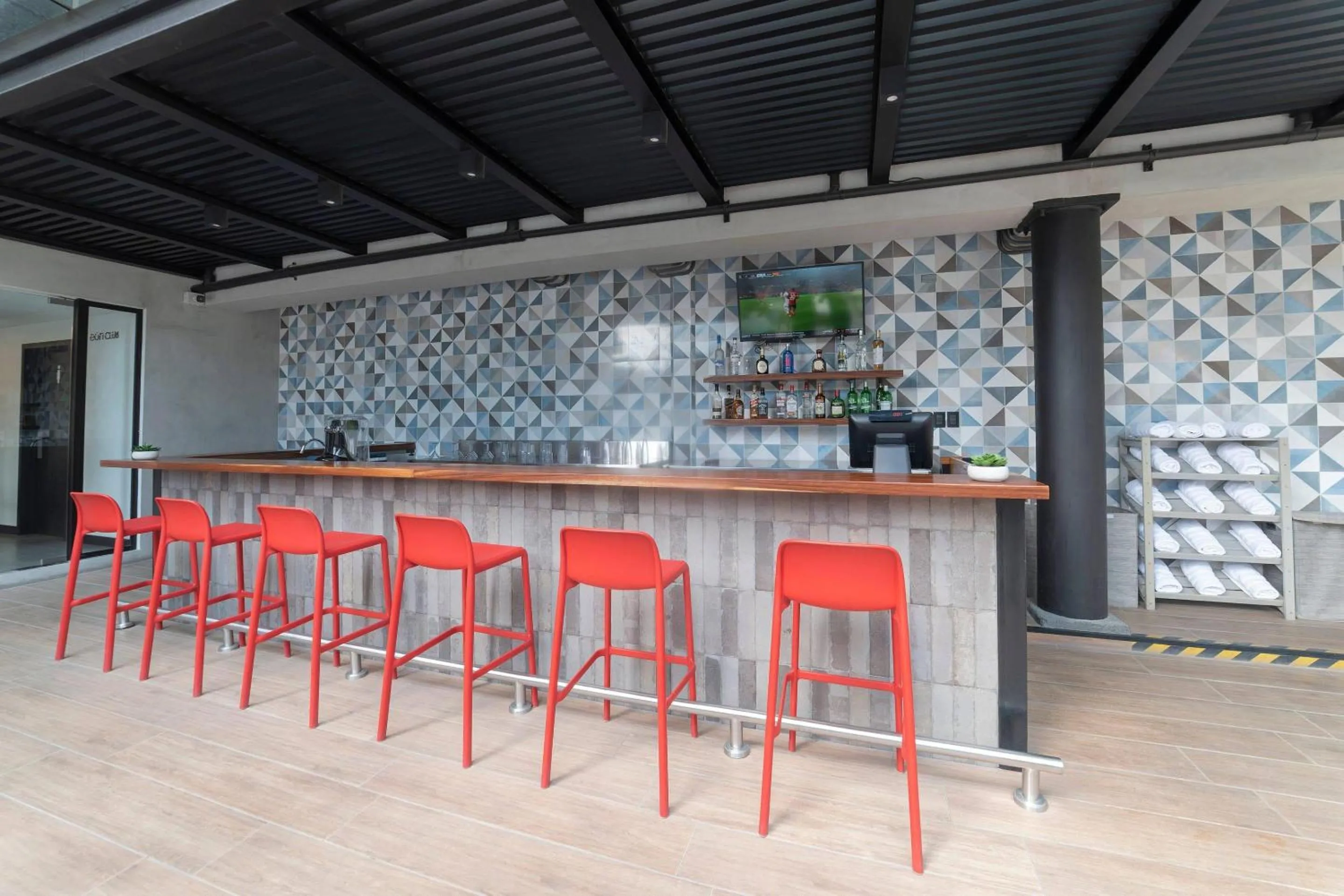 Lounge or bar in Clarion Suites Guatemala City