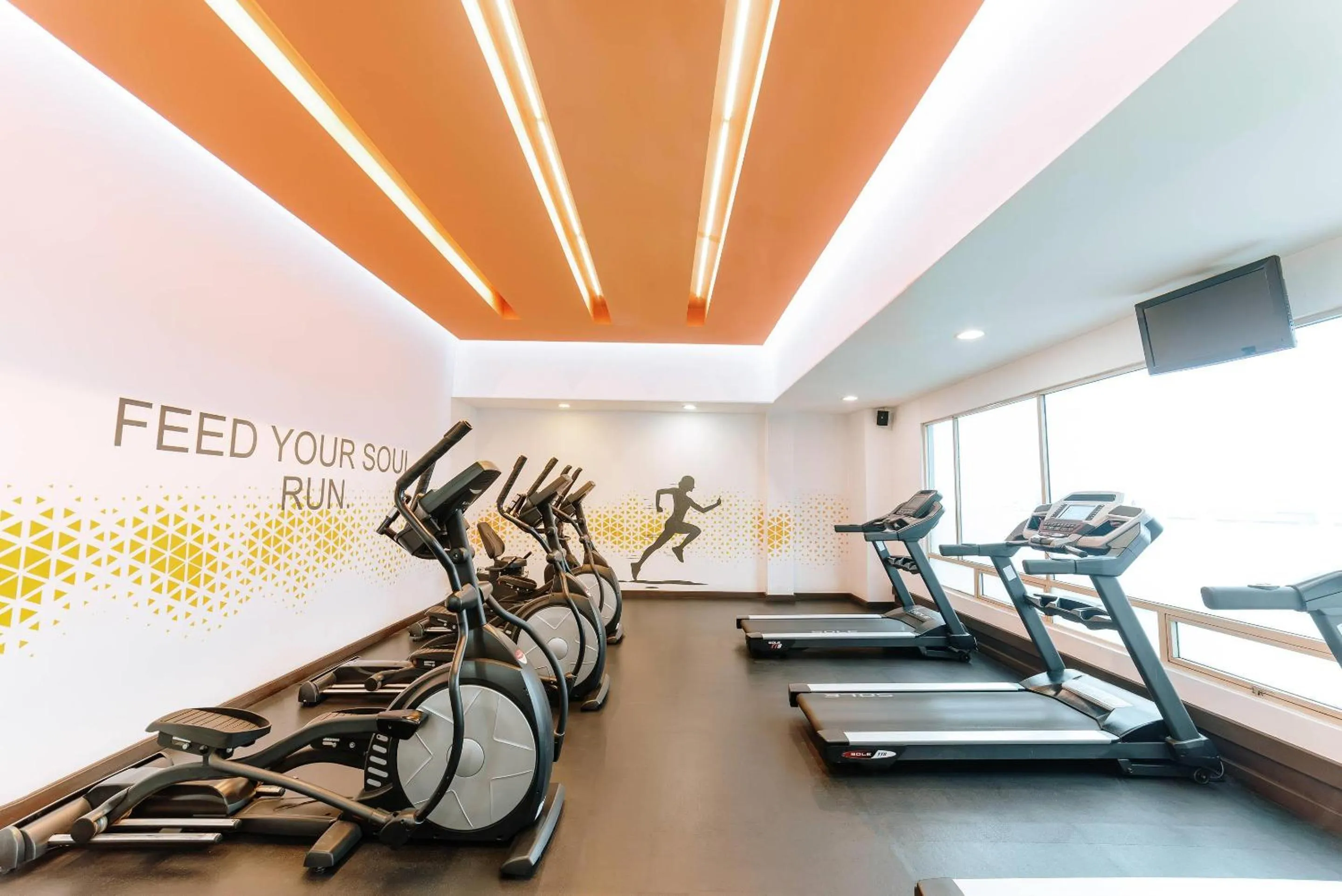 Fitness centre/facilities in Clarion Suites Guatemala City