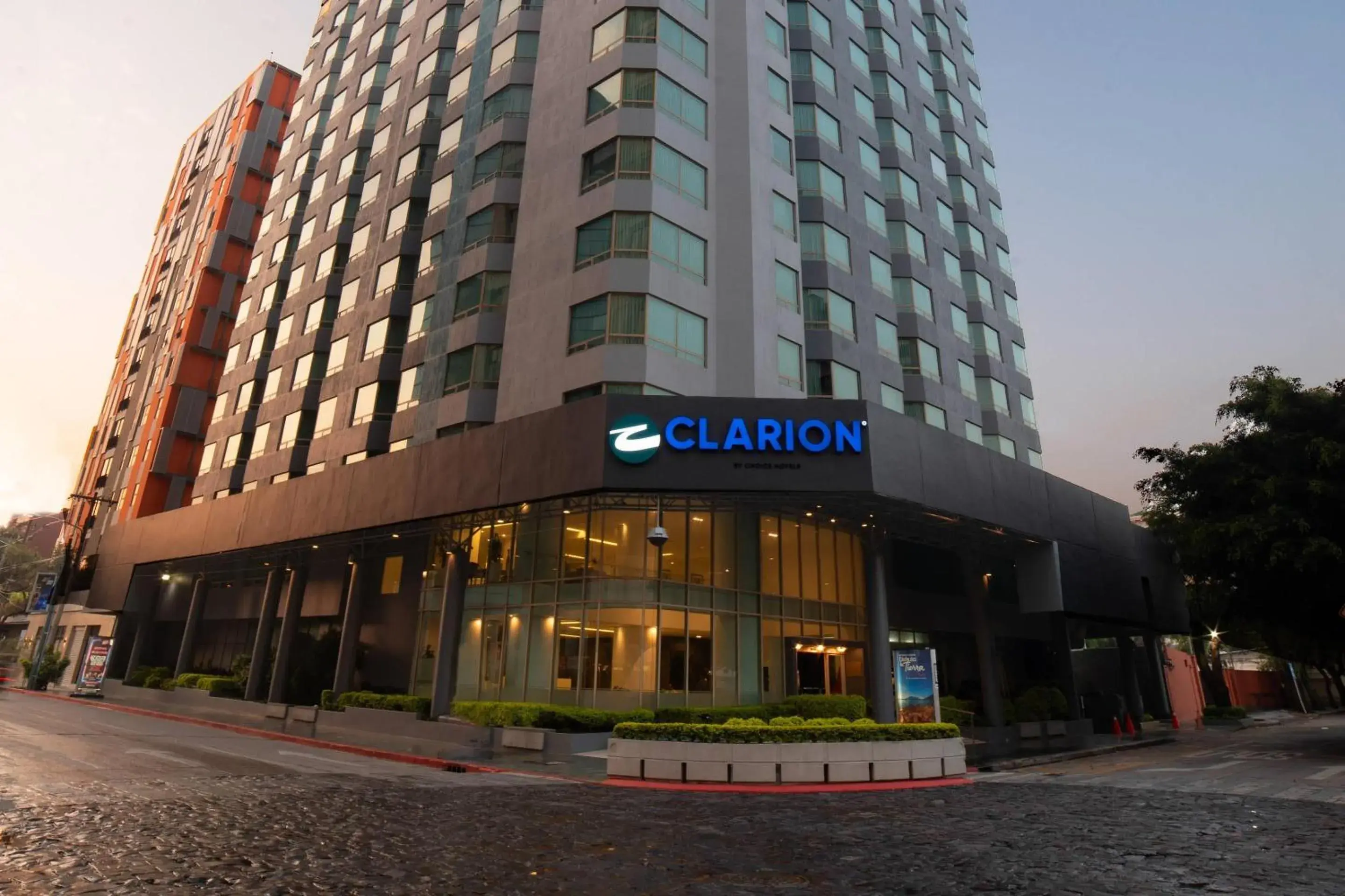 Property building in Clarion Suites Guatemala City Property building in Clarion Suites Guatemala City