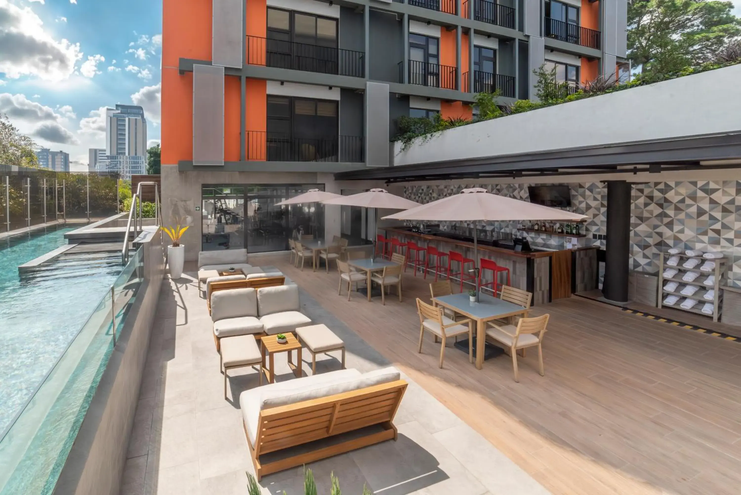 Swimming pool in Clarion Suites Guatemala City Swimming pool in Clarion Suites Guatemala City