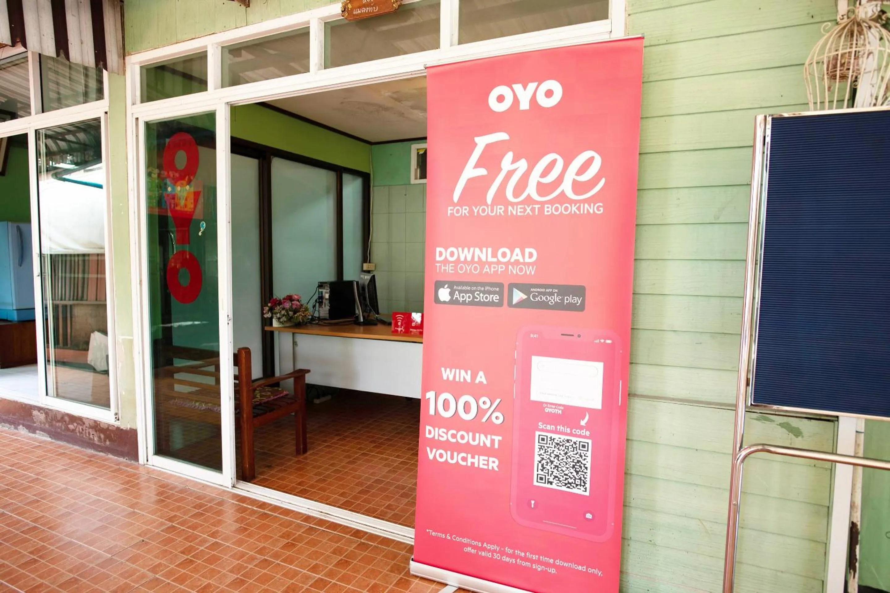 Lobby or reception in OYO 402 Raknatee Resort