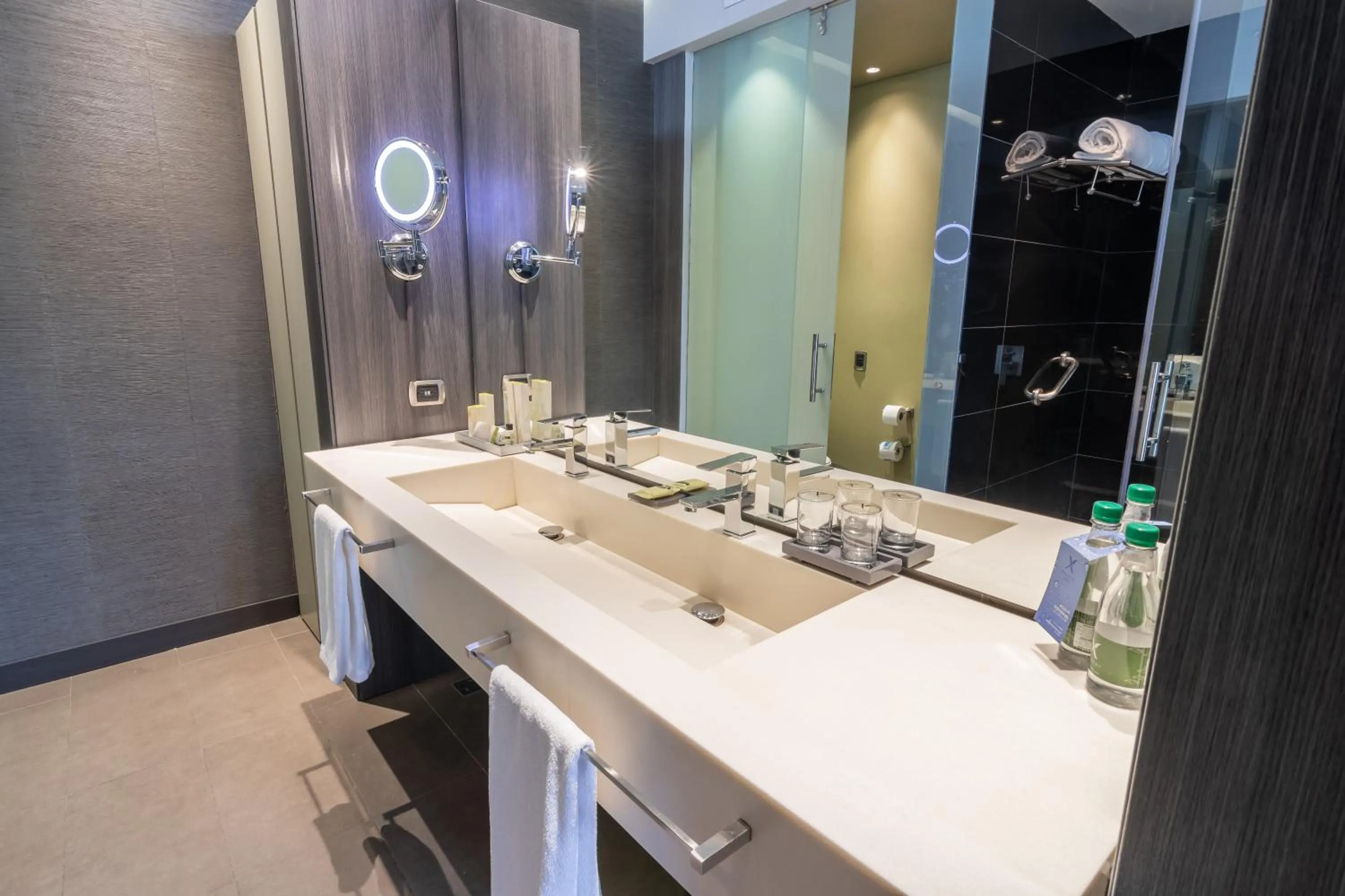 Bathroom in GHL Bioxury Hotel