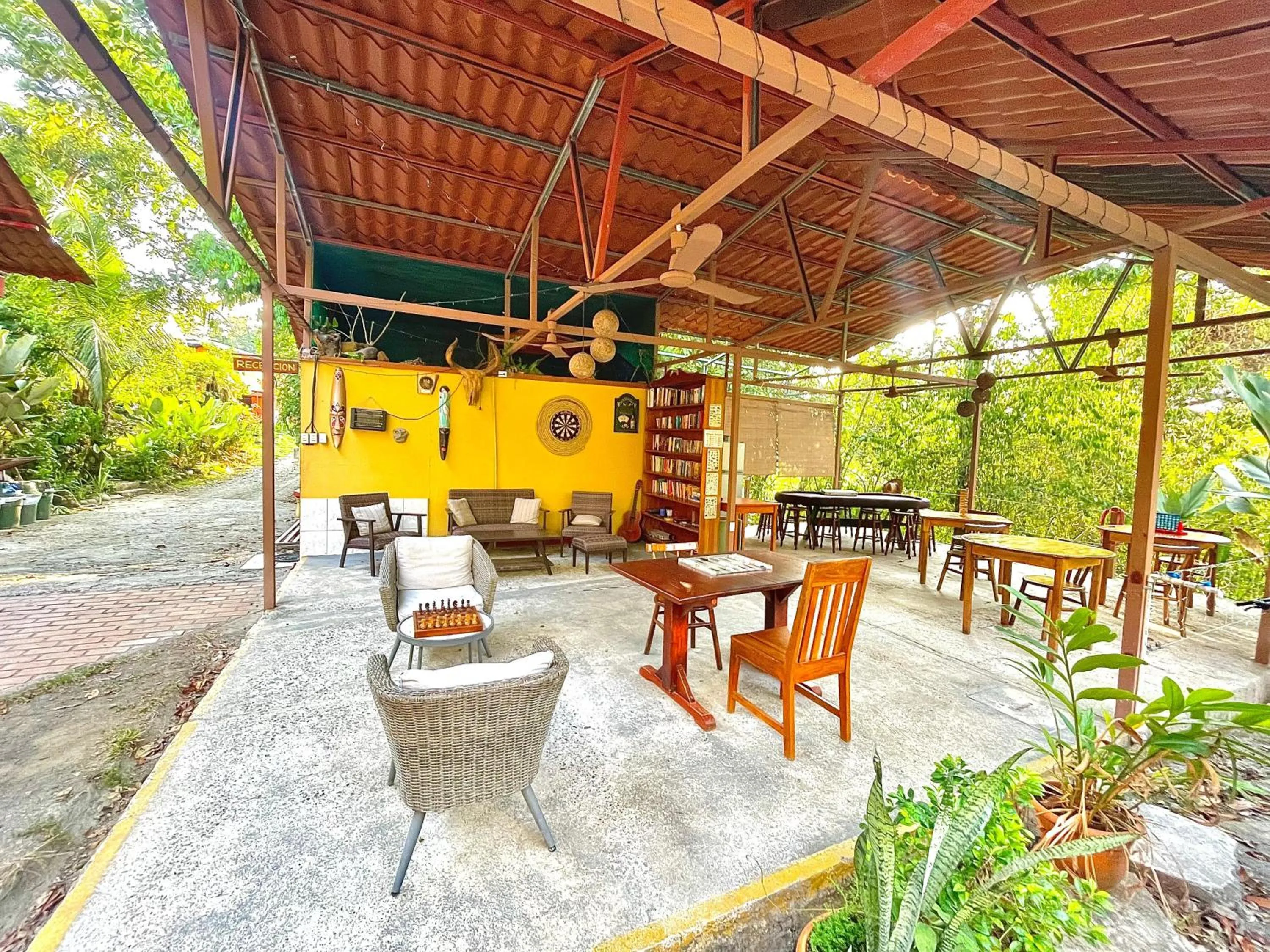 Property building in Hotel Tres Banderas