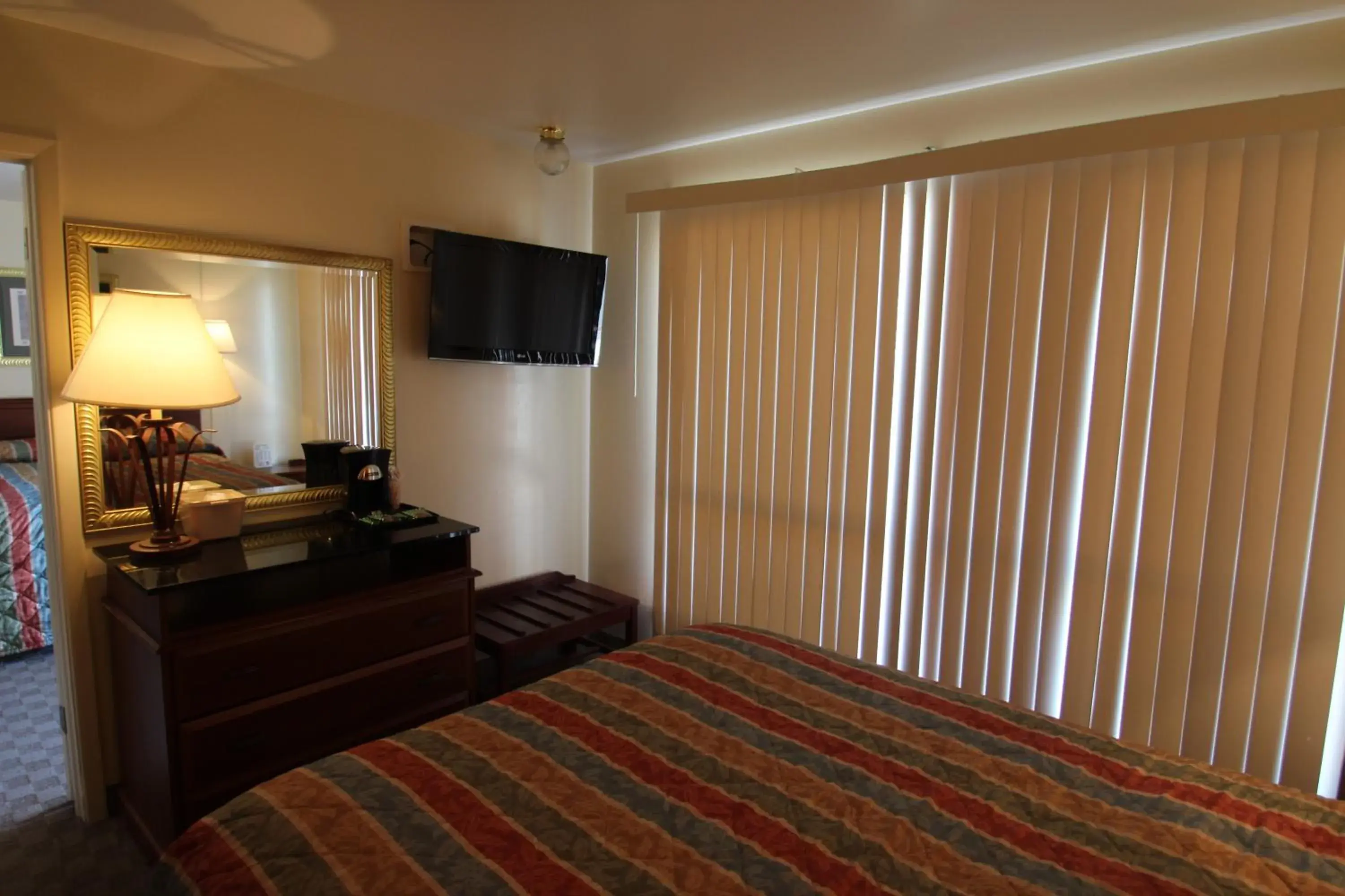 Photo of the whole room, Bed in Trails End Motel Sheridan Photo of the whole room, Bed in Trails End Motel Sheridan