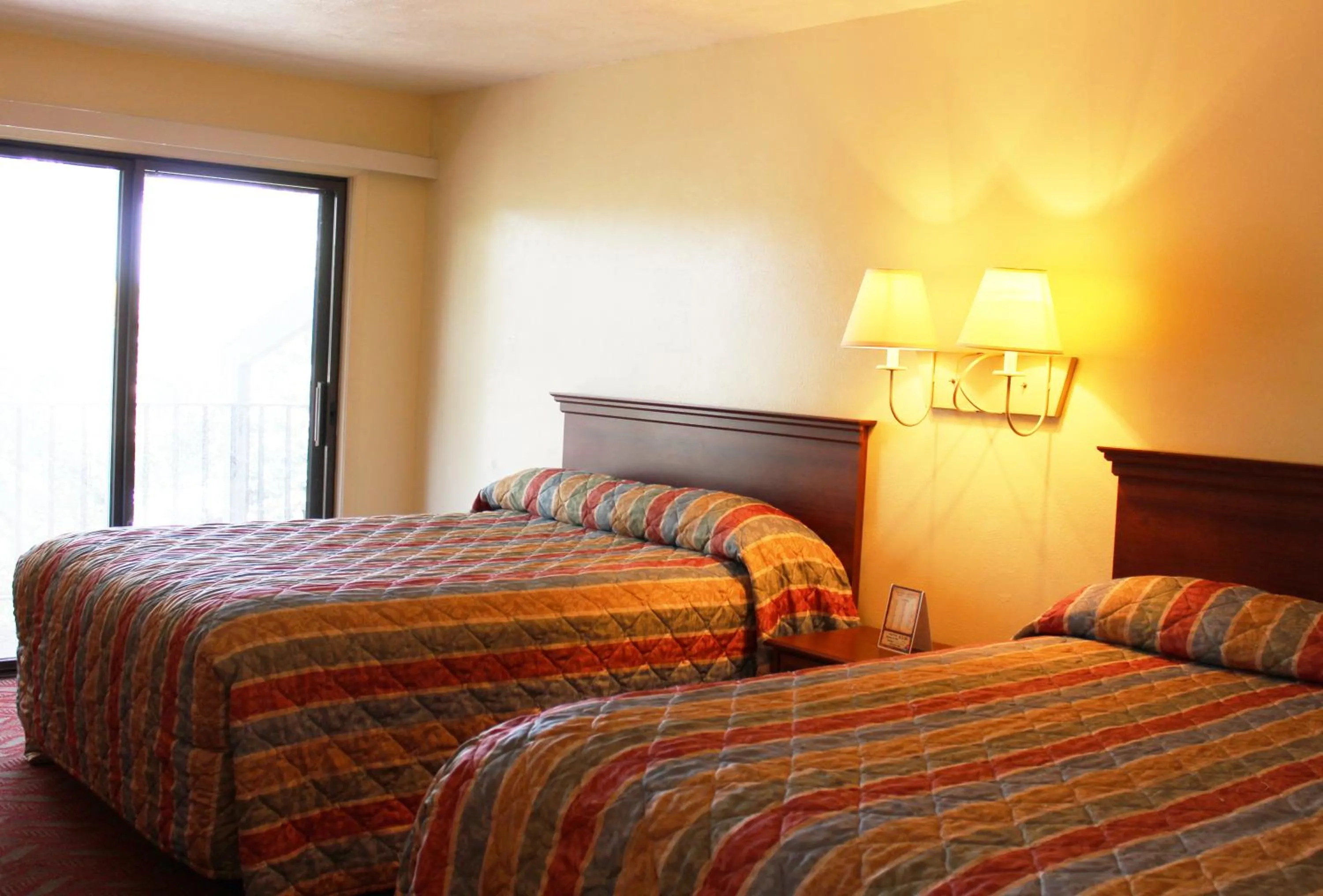 Bed in Trails End Motel Sheridan