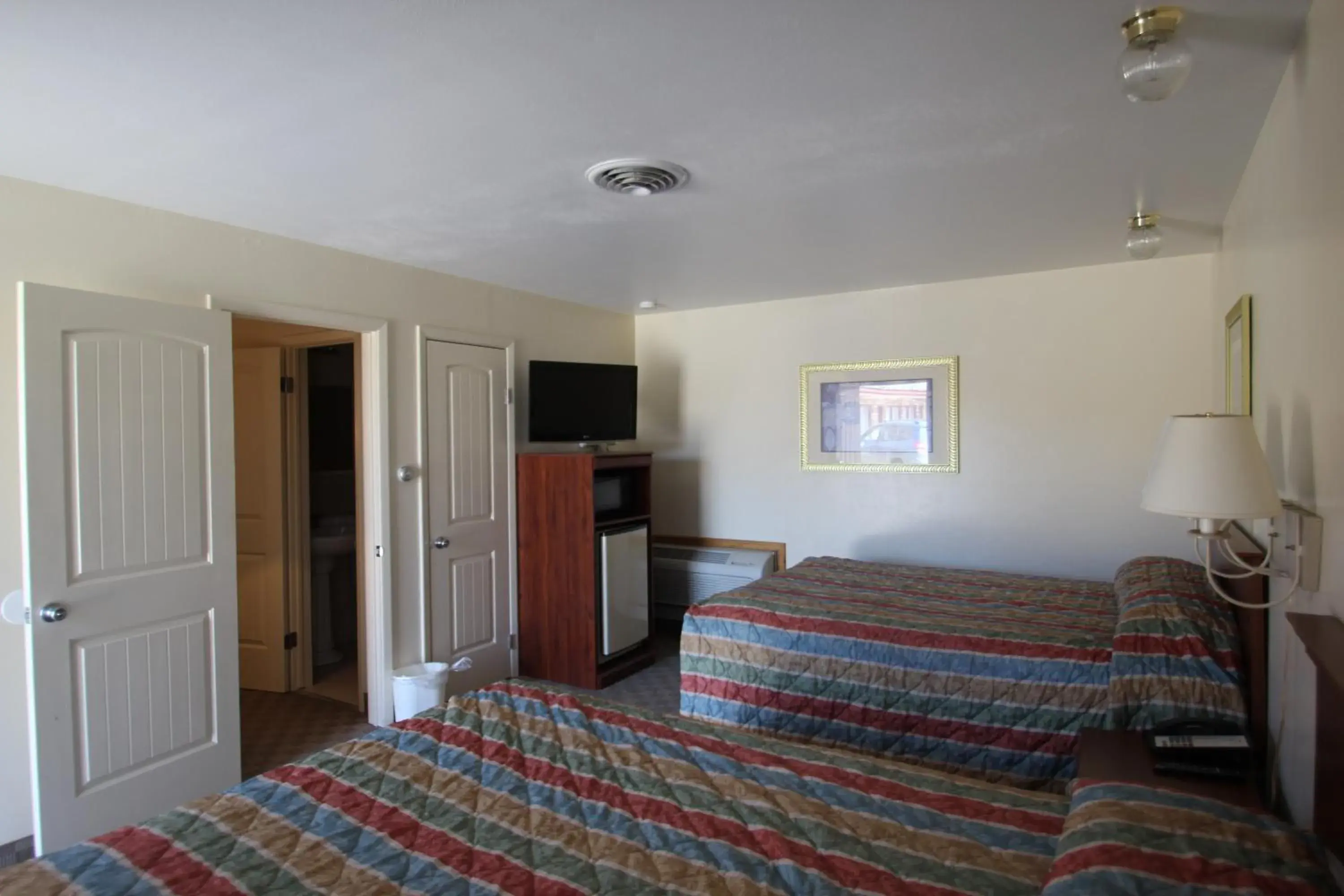 Photo of the whole room, Bed in Trails End Motel Sheridan Photo of the whole room, Bed in Trails End Motel Sheridan