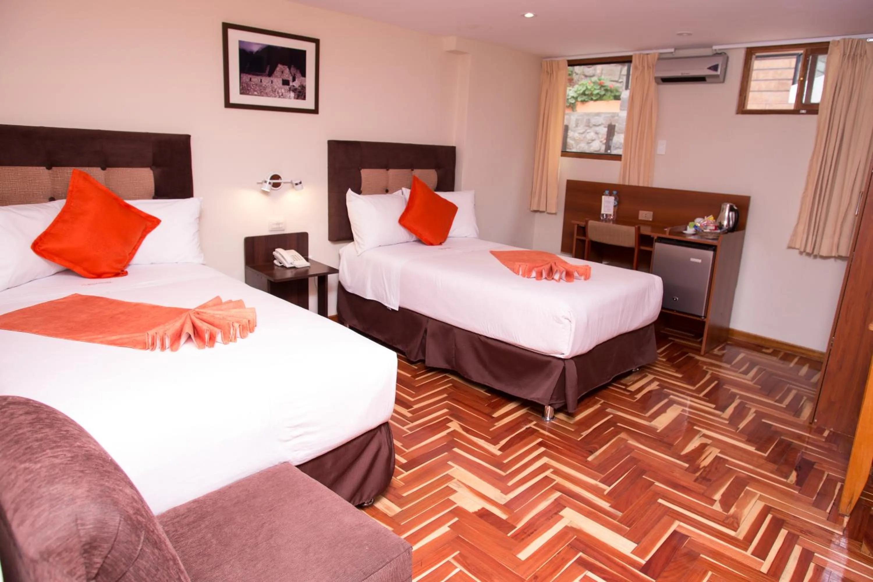 Photo of the whole room, Bed in Hotel Arcangel