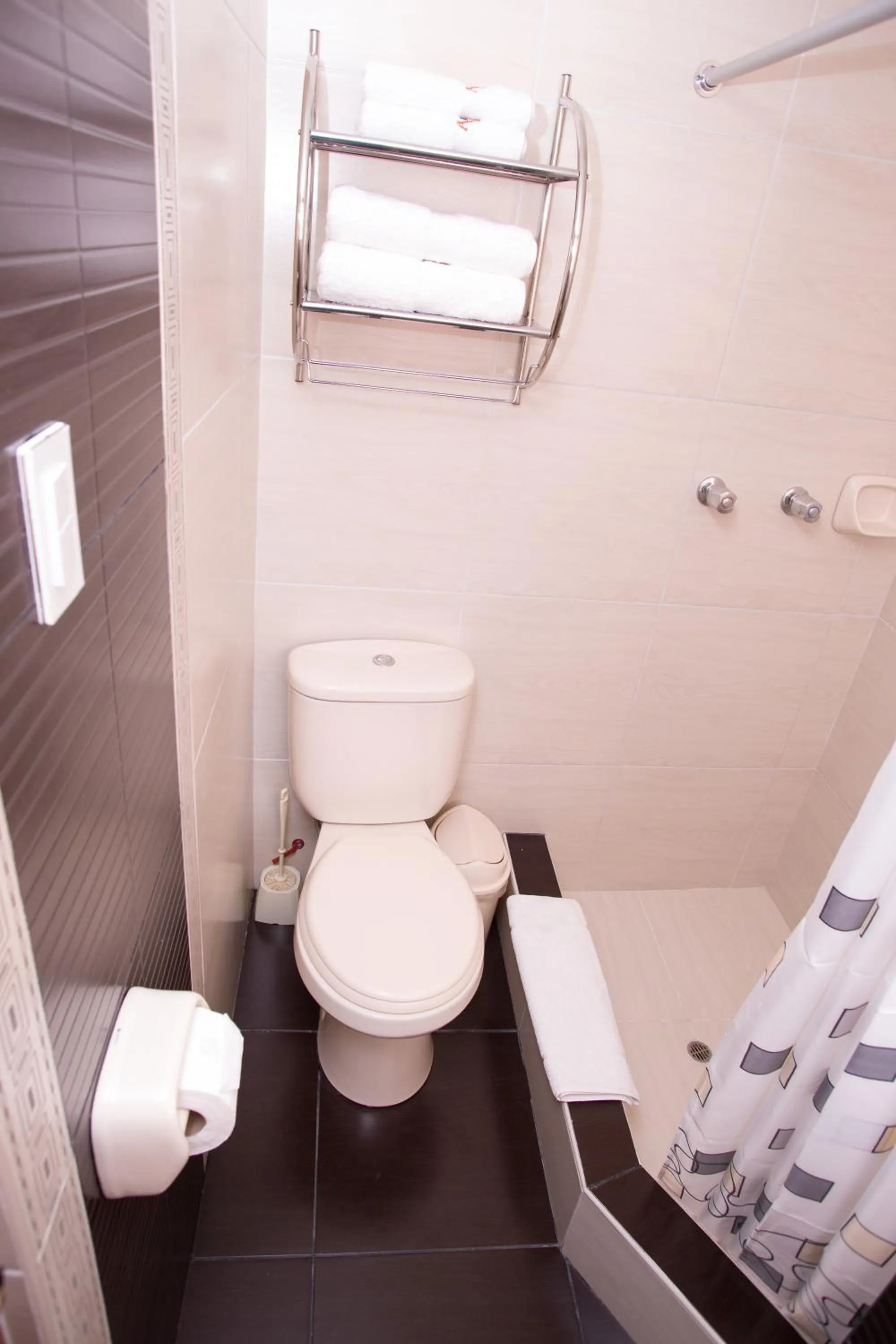 Shower in Hotel Arcangel