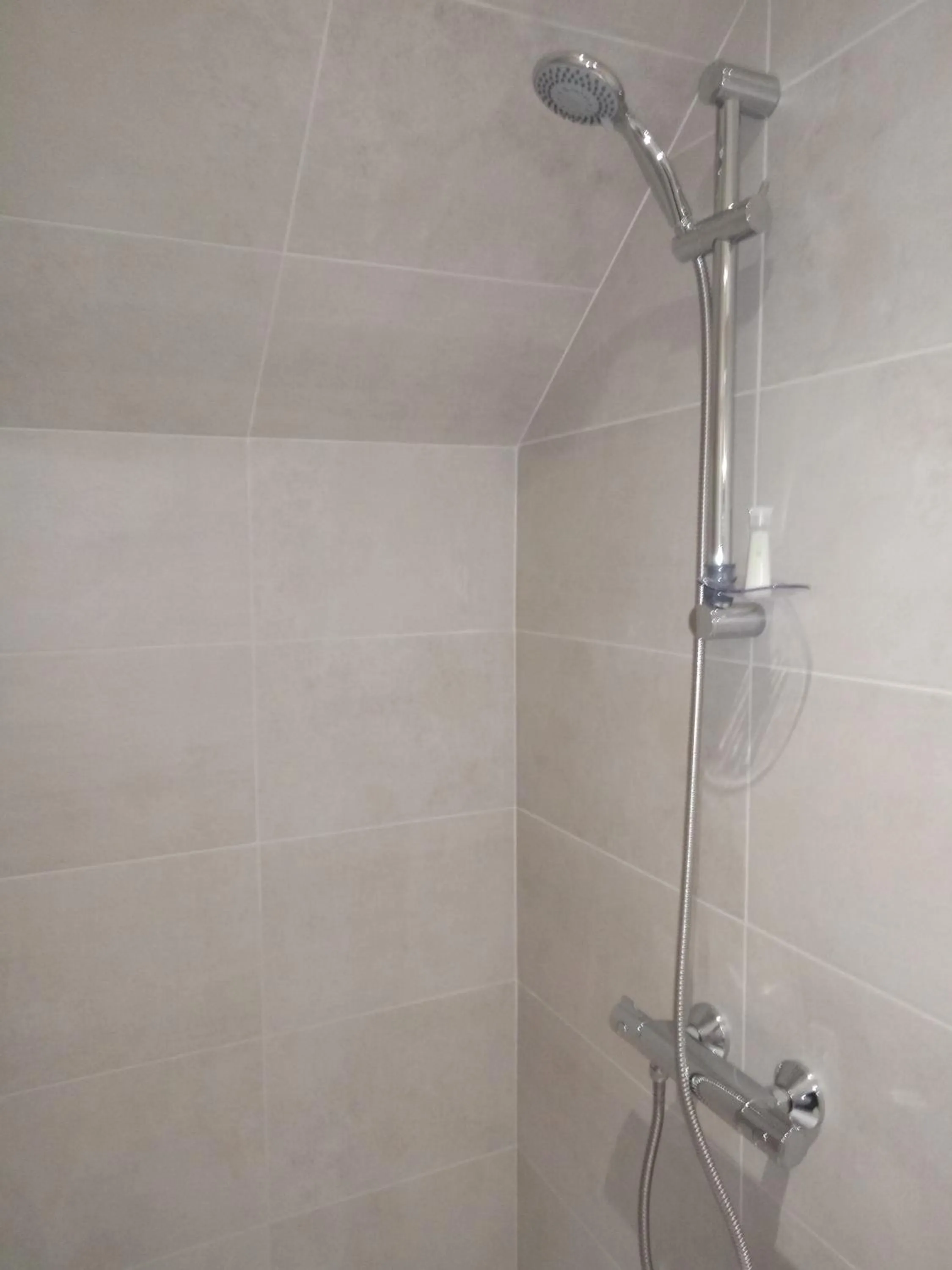 Bathroom in La Closerie de Sens