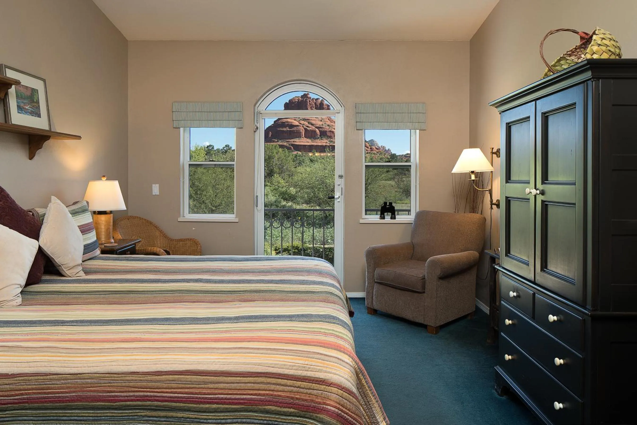 Photo of the whole room, Bed in Canyon Villa Bed & Breakfast Inn of Sedona