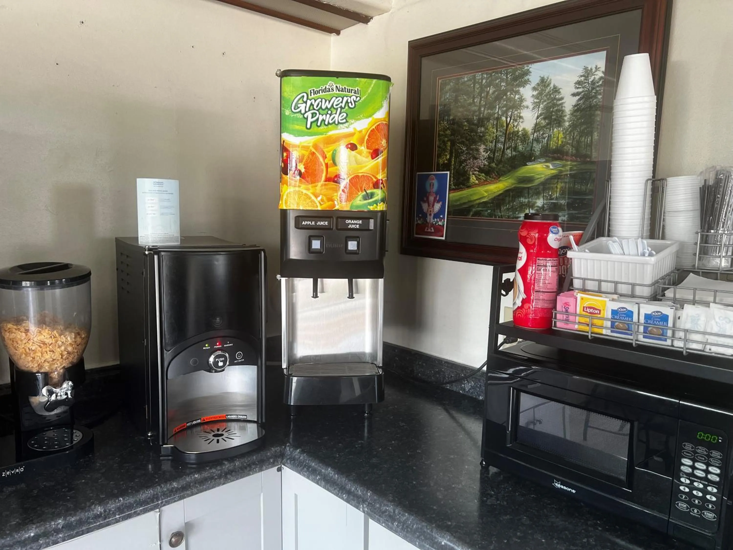 Breakfast in Super 8 by Wyndham La Marque TX/Texas City Area