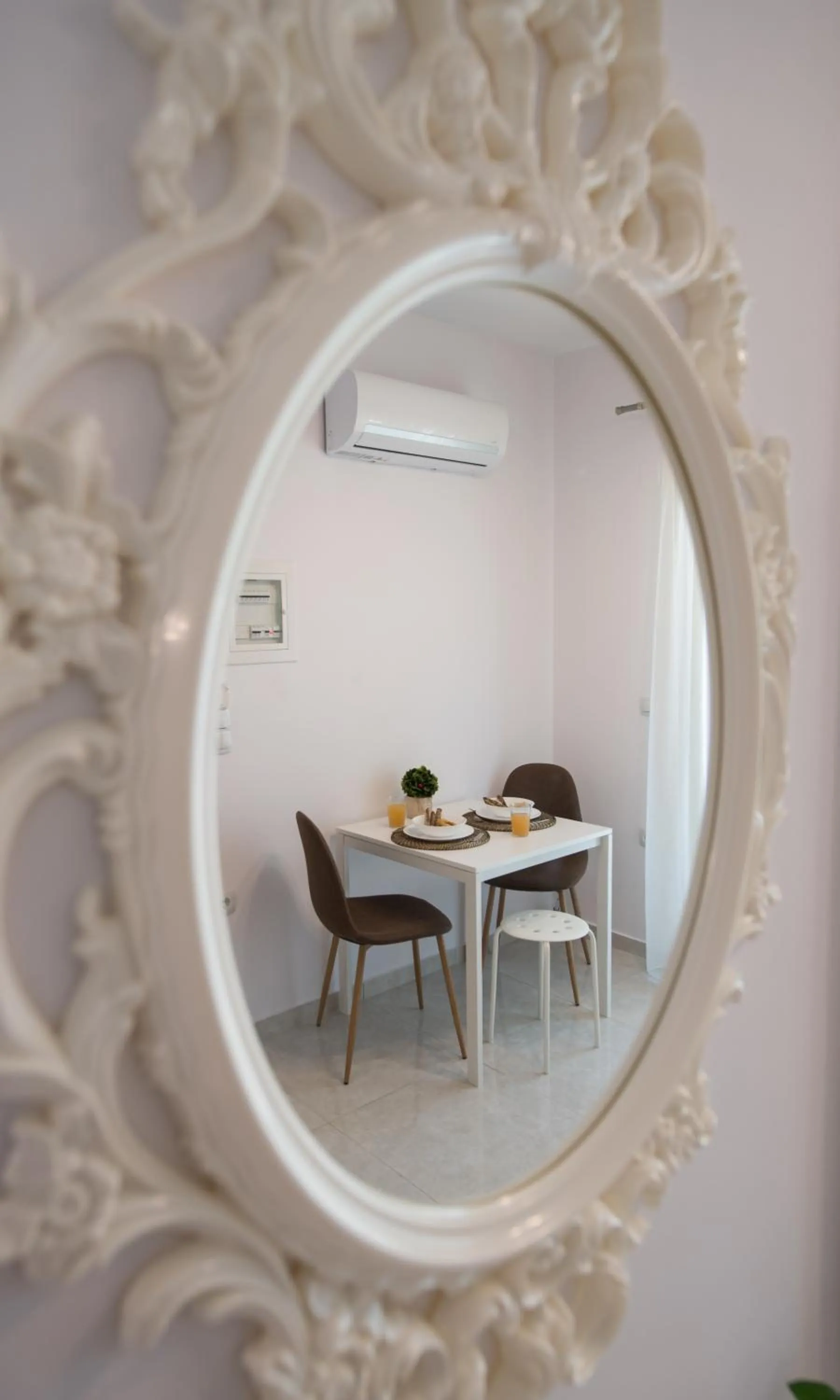 Decorative detail in Bounatsa Studios & Apartments