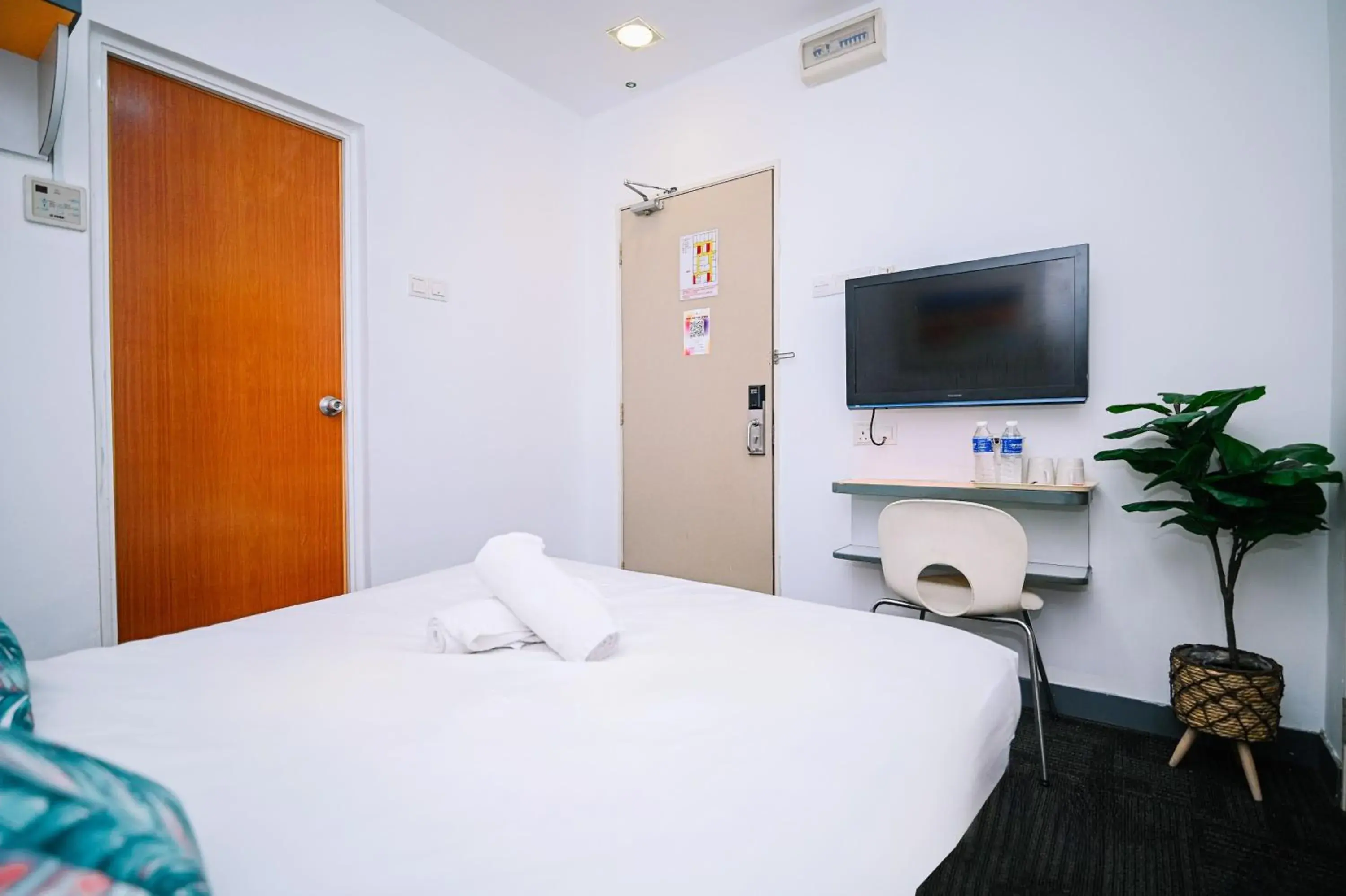 Bed in Swing & Pillows - KL Sg Besi, Kuala Lumpur Bed in Swing & Pillows - KL Sg Besi, Kuala Lumpur