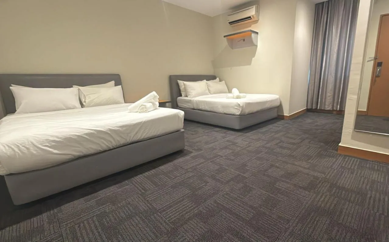 Bed in Swing & Pillows - KL Sg Besi, Kuala Lumpur