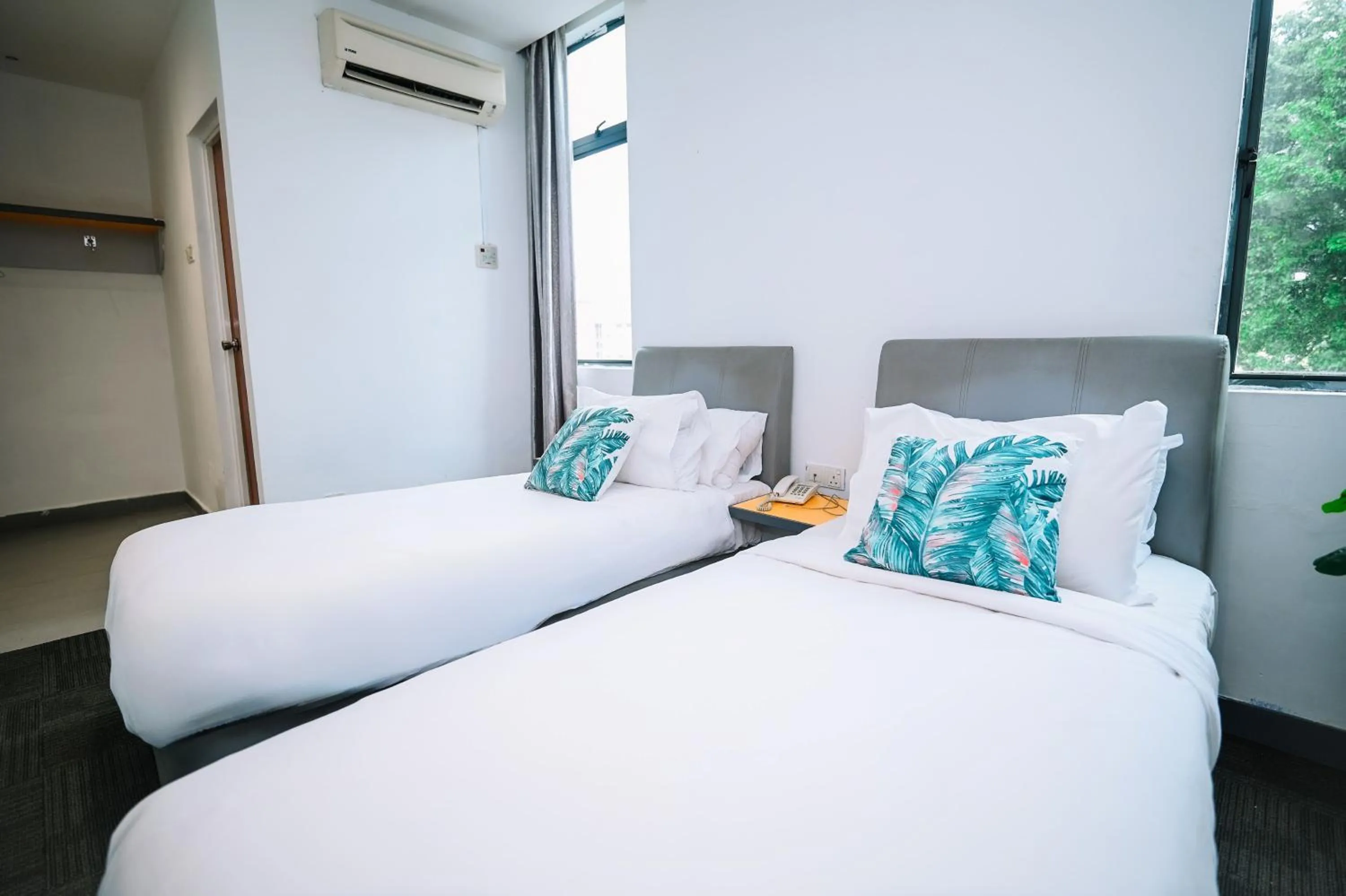 Bed in Swing & Pillows - KL Sg Besi, Kuala Lumpur