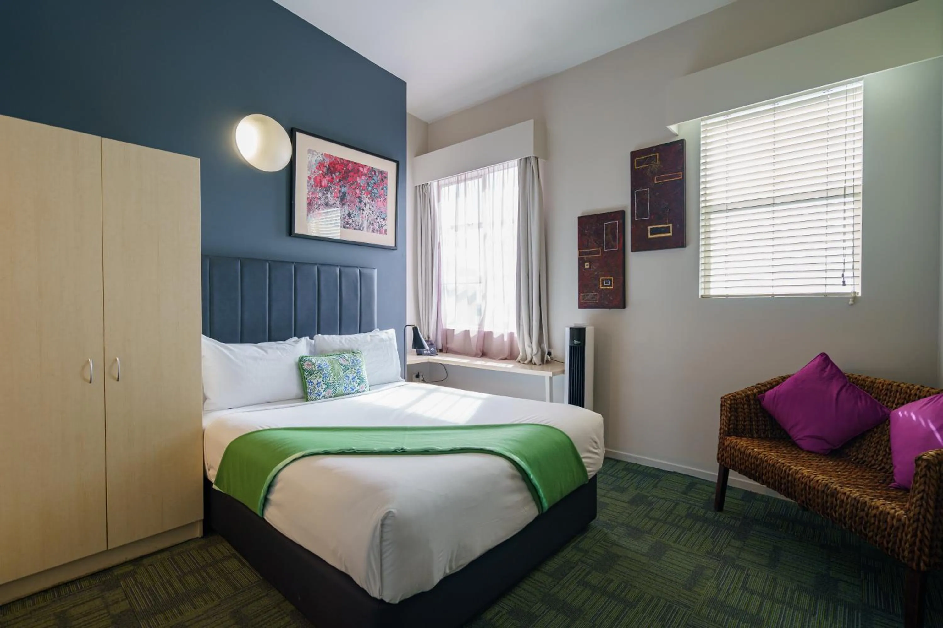 Bedroom, Bed in Ibis Styles Invercargill