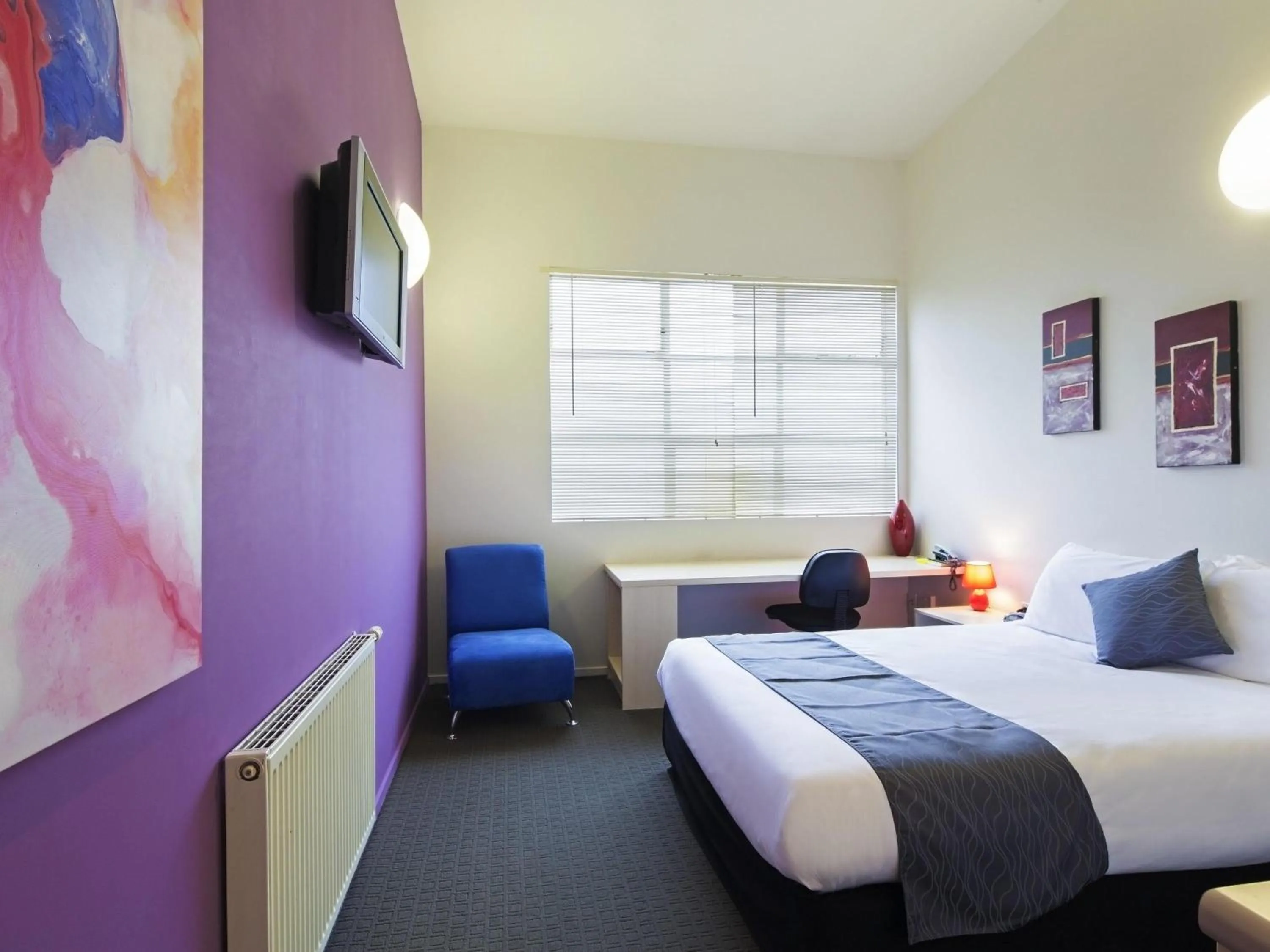 Bedroom, Bed in Ibis Styles Invercargill