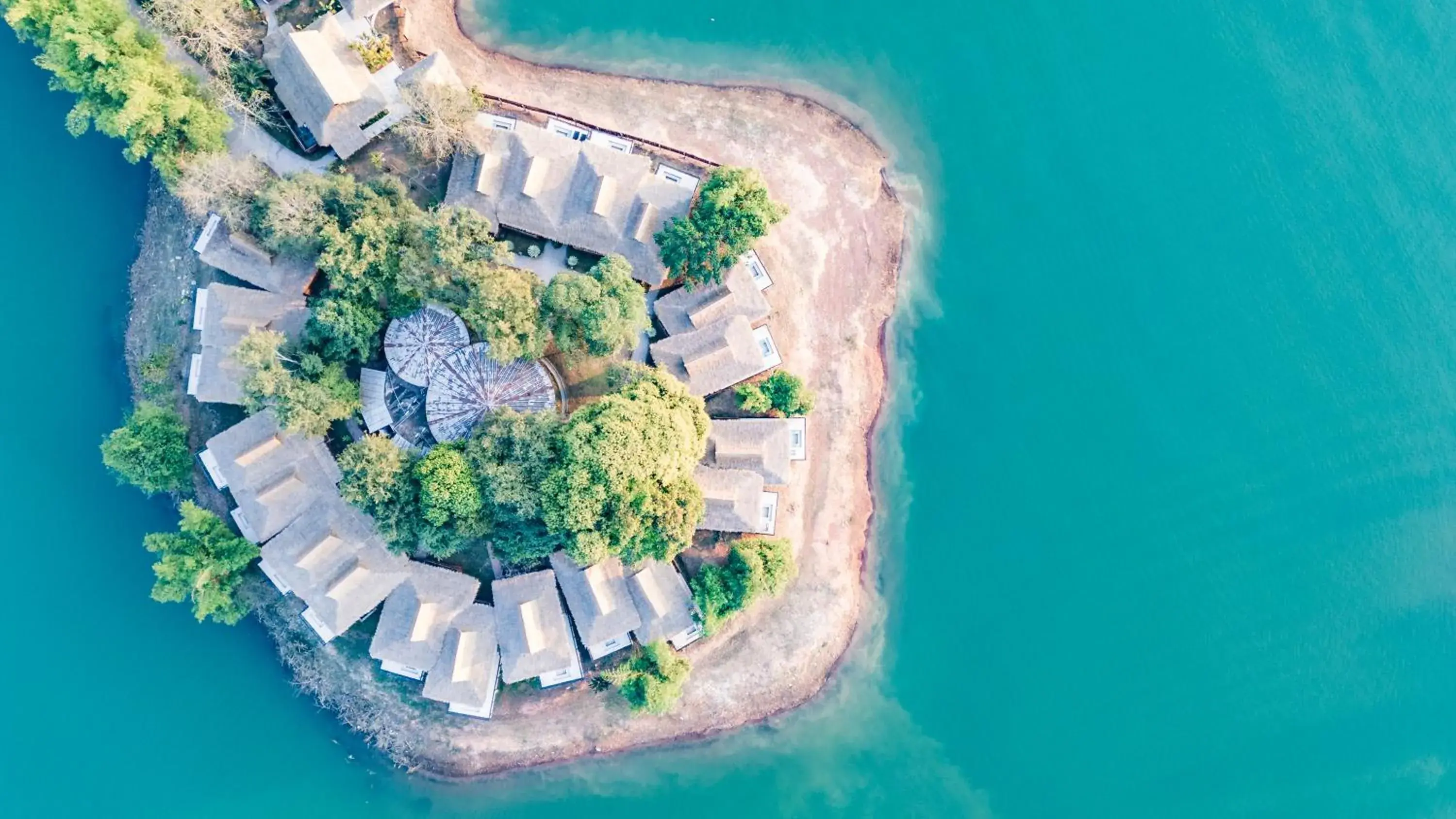 Bird's eye view in The Sanctuary Nam Ngum Beach Resort Bird's eye view in The Sanctuary Nam Ngum Beach Resort