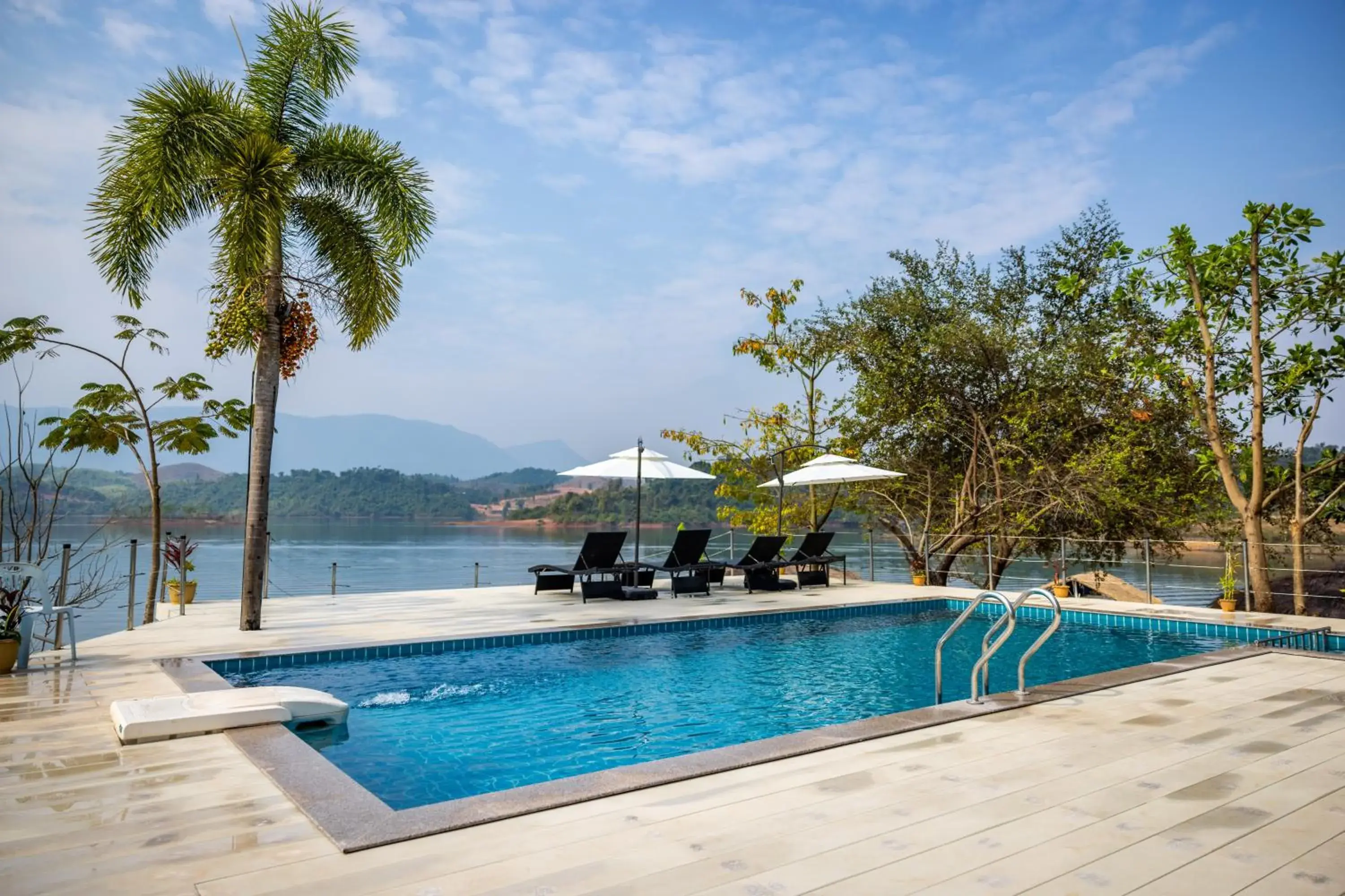 Swimming pool in The Sanctuary Nam Ngum Beach Resort Swimming pool in The Sanctuary Nam Ngum Beach Resort