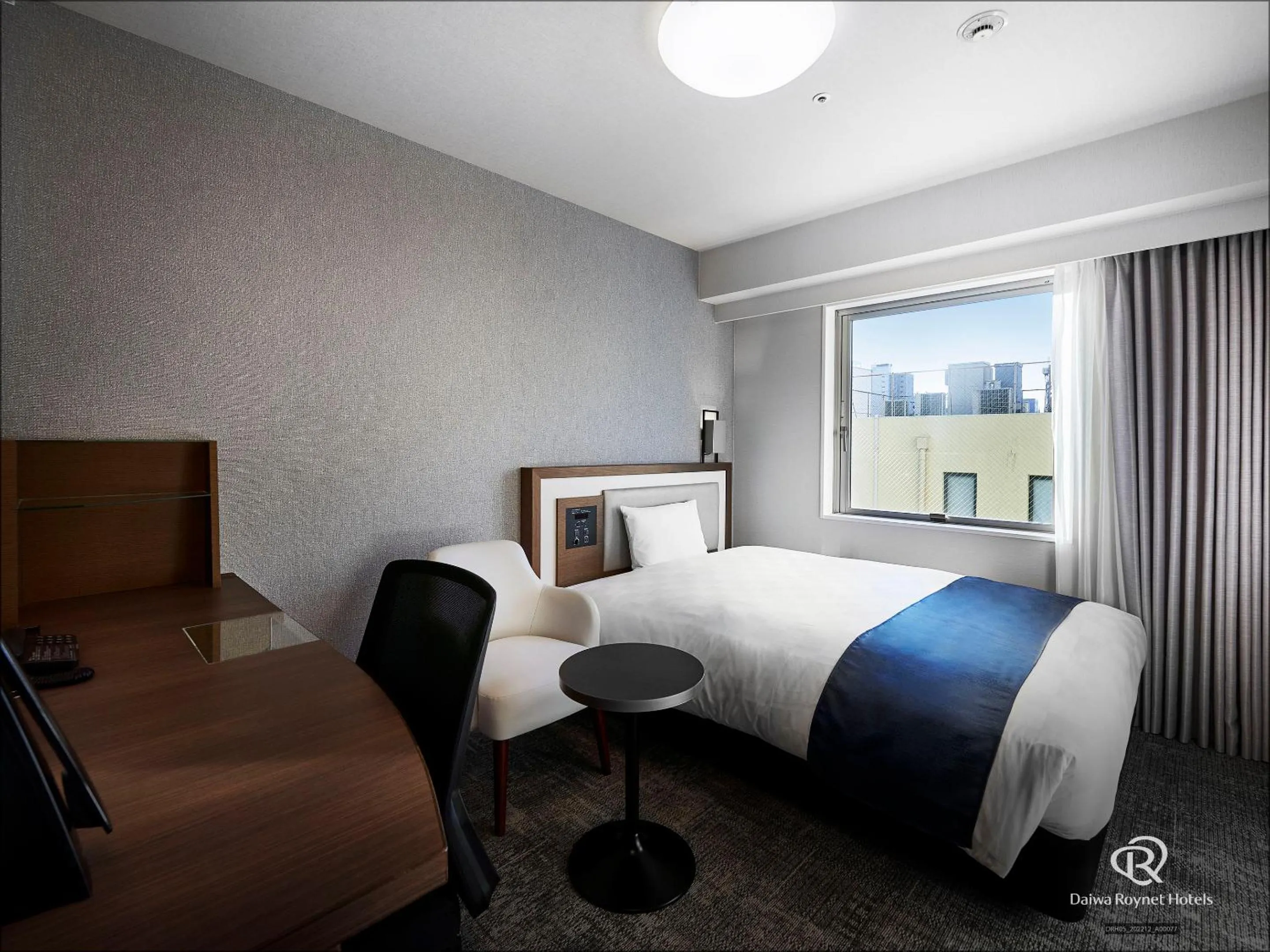 Bed in Daiwa Roynet Hotel Osaka-Kitahama