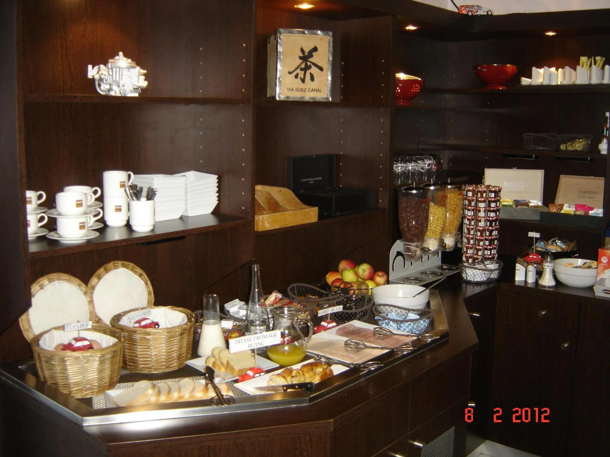 Food and drinks in Enzo Hotels Pont-a-Mousson by Kyriad Direct