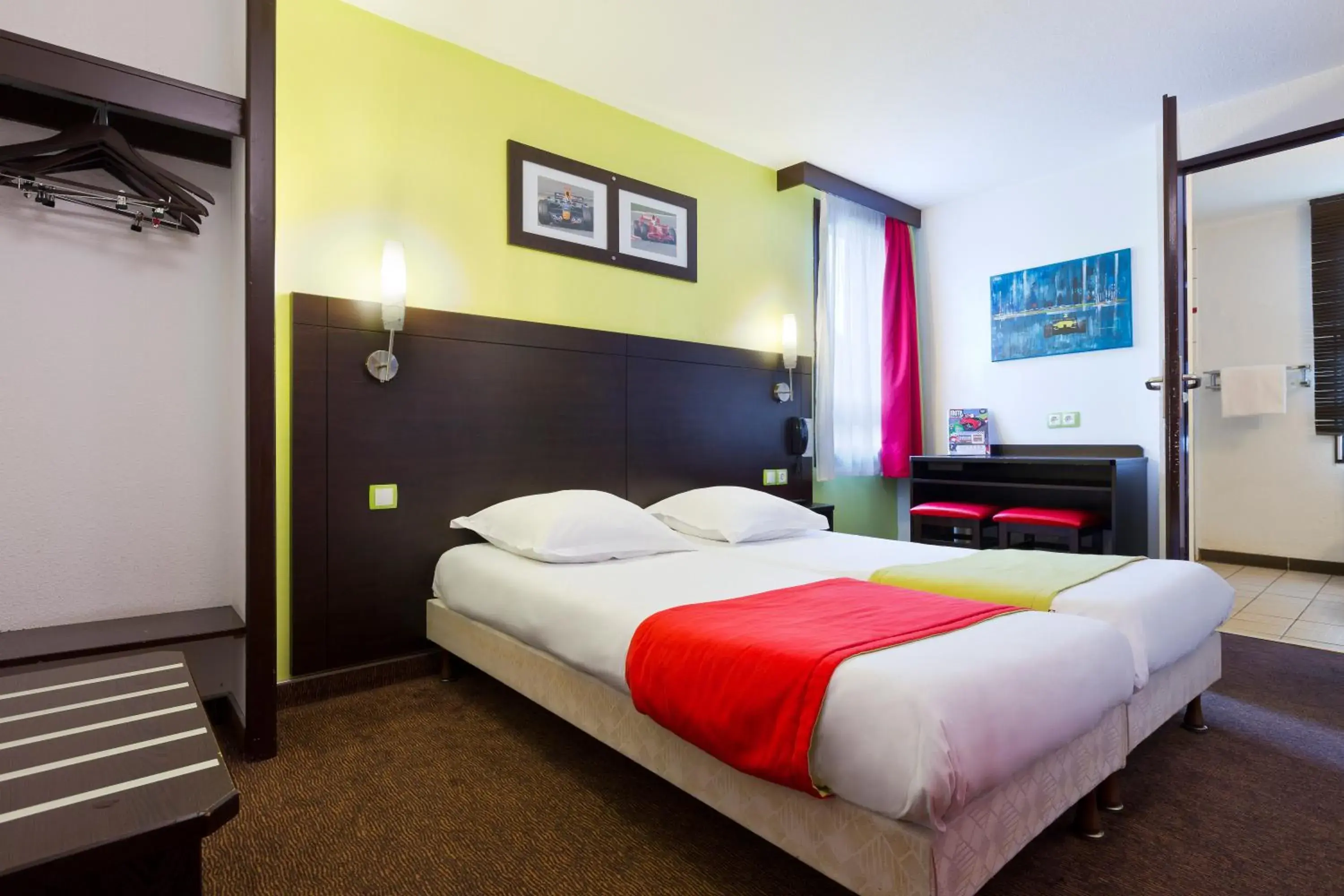 Bed in Enzo Hotels Pont-a-Mousson by Kyriad Direct Bed in Enzo Hotels Pont-a-Mousson by Kyriad Direct