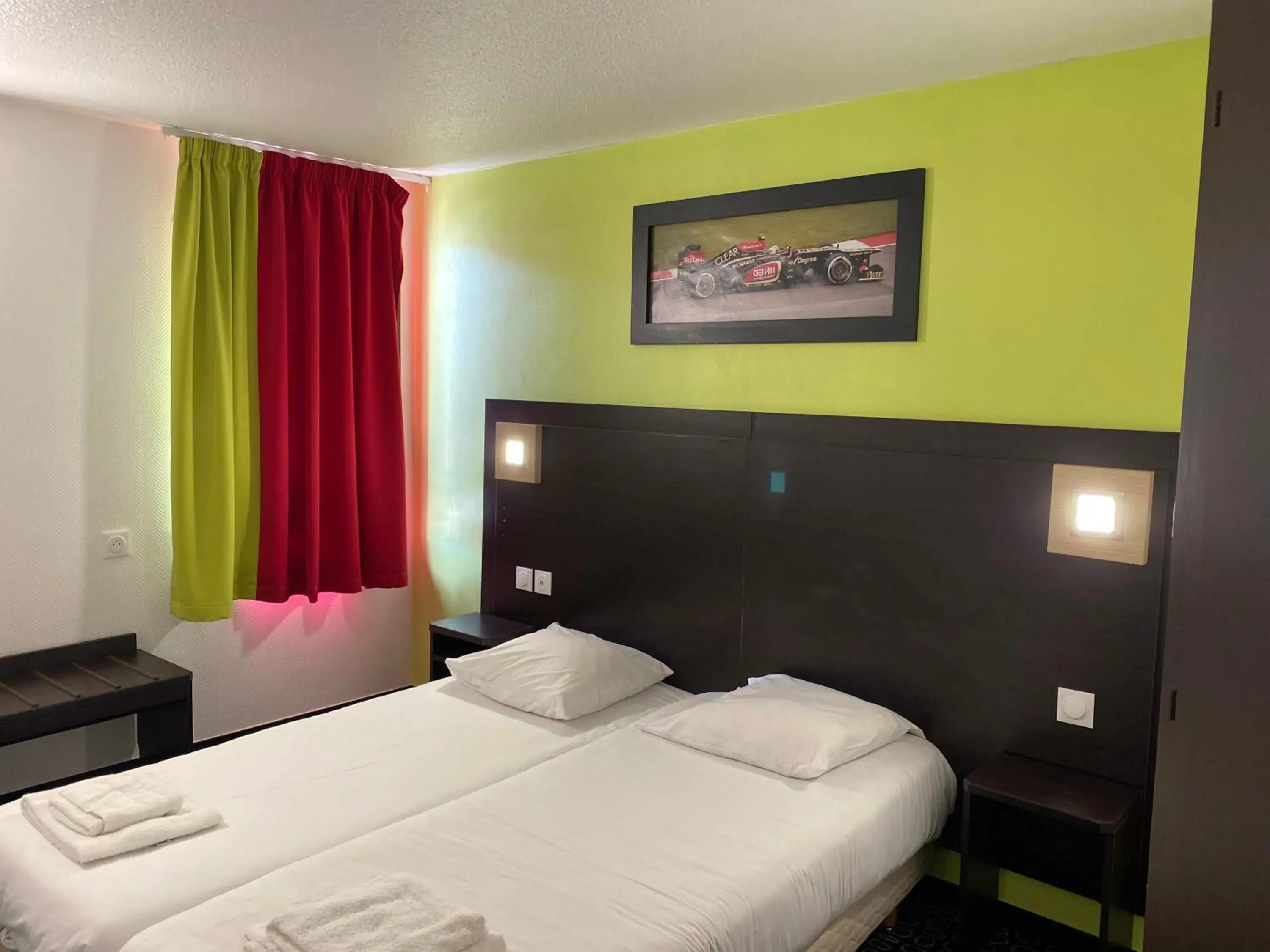 Bed in Enzo Hotels Pont-a-Mousson by Kyriad Direct Bed in Enzo Hotels Pont-a-Mousson by Kyriad Direct