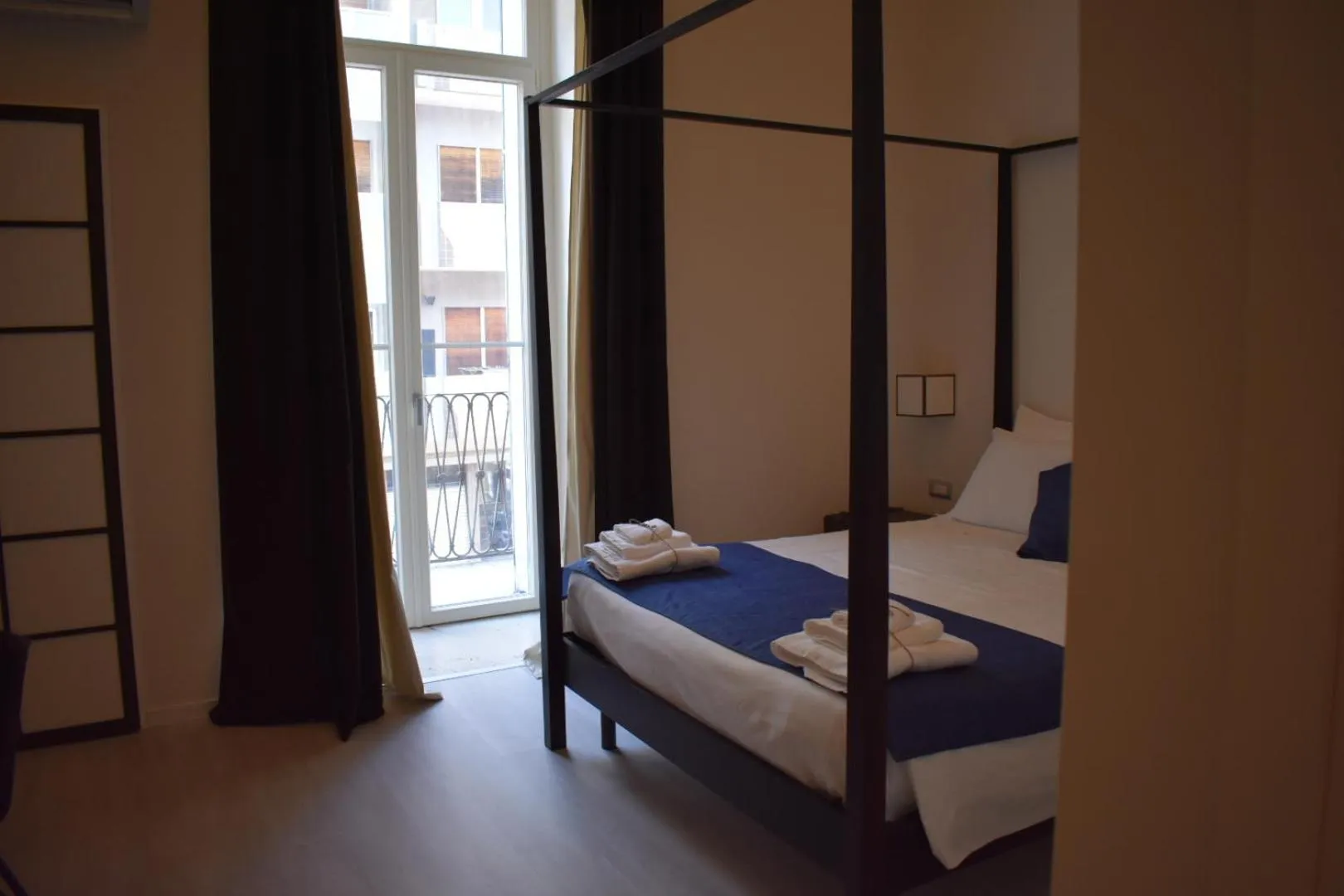 Deluxe Double Room with Balcony in Gatto Bianco Duchessa
