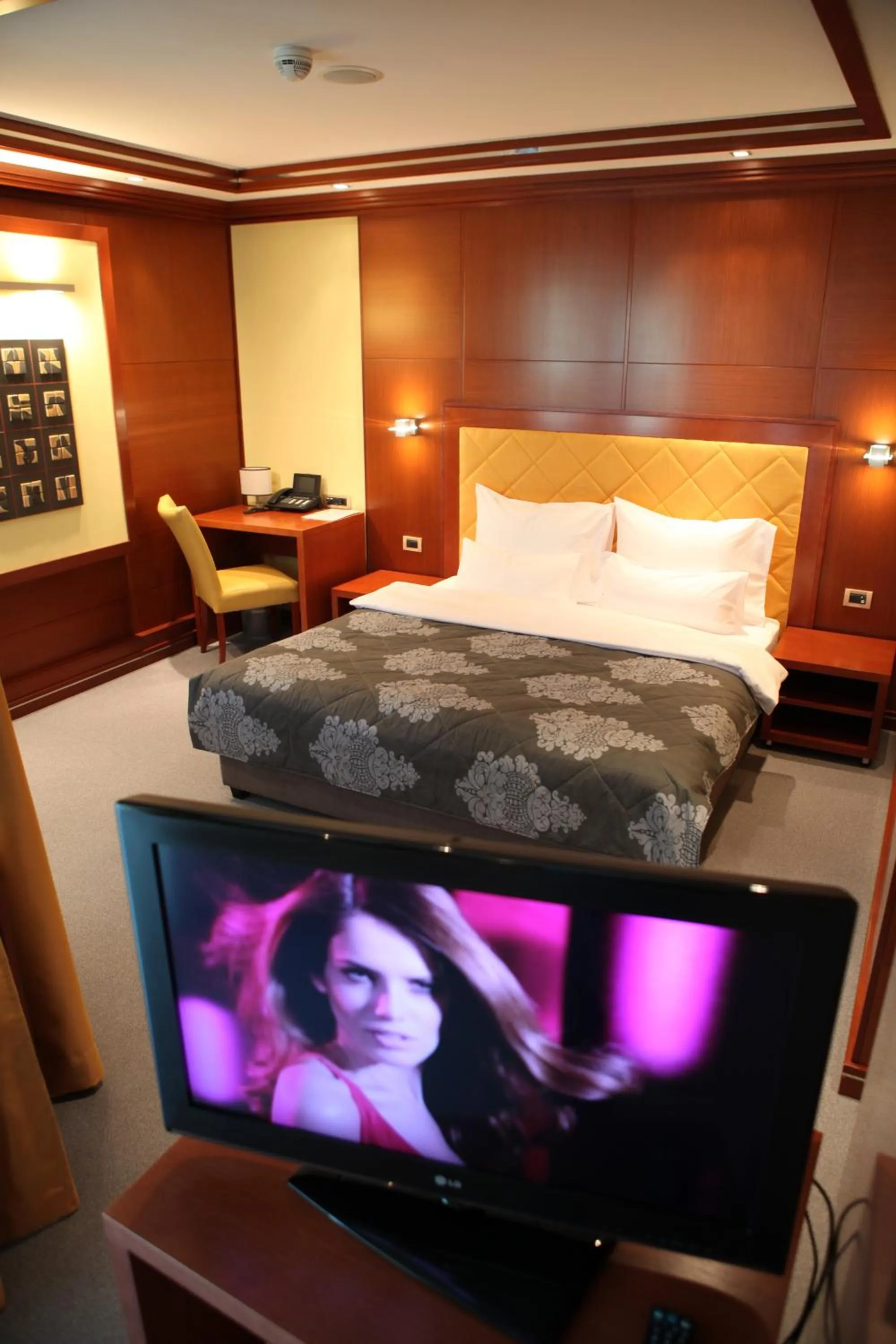 Bed in Garni Hotel Aleksandar